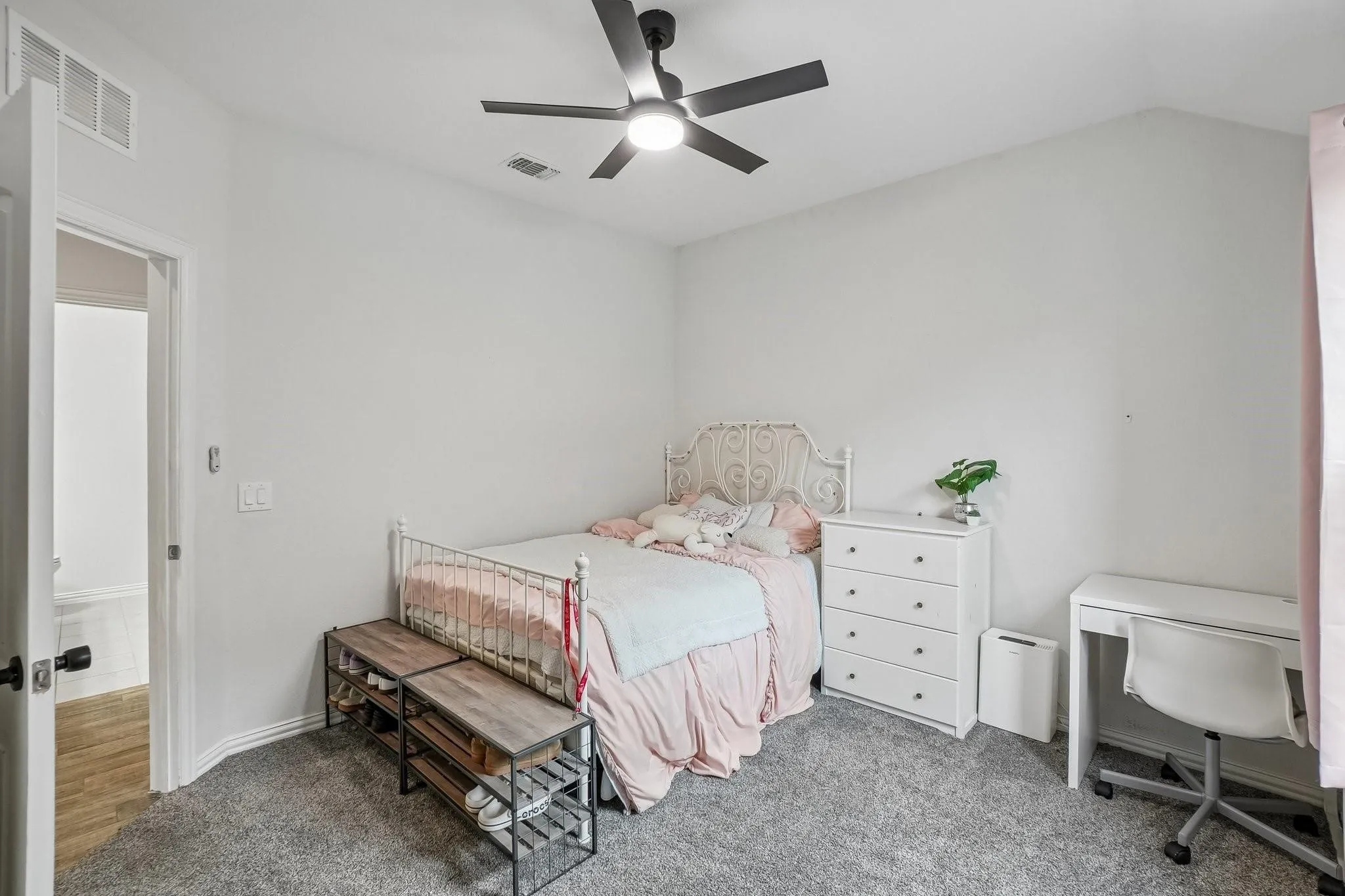 Single Family Residence For Rent in Johnson County , 2603 Wallingford Drive, Mansfield, Texas 76084, 5 Bedroom, 3 Bathroom, 2 Garage spaces, 2,587 Sqft, built in 2019, mls#21387972, Real Estate Agent in Mansfield, Homes For Rent in Johnson county, Homes For Rent in Mansfield, Realtor in Mansfield Texas, Real Estate Brokerage Independent Realty Texas, Luminita Cordes Realtor