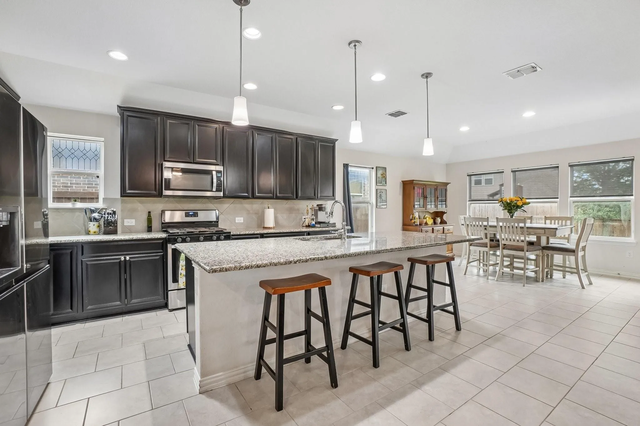 Single Family Residence For Rent in Johnson County , 2603 Wallingford Drive, Mansfield, Texas 76084, 5 Bedroom, 3 Bathroom, 2 Garage spaces, 2,587 Sqft, built in 2019, mls#21387972, Real Estate Agent in Mansfield, Homes For Rent in Johnson county, Homes For Rent in Mansfield, Realtor in Mansfield Texas, Real Estate Brokerage Independent Realty Texas, Luminita Cordes Realtor