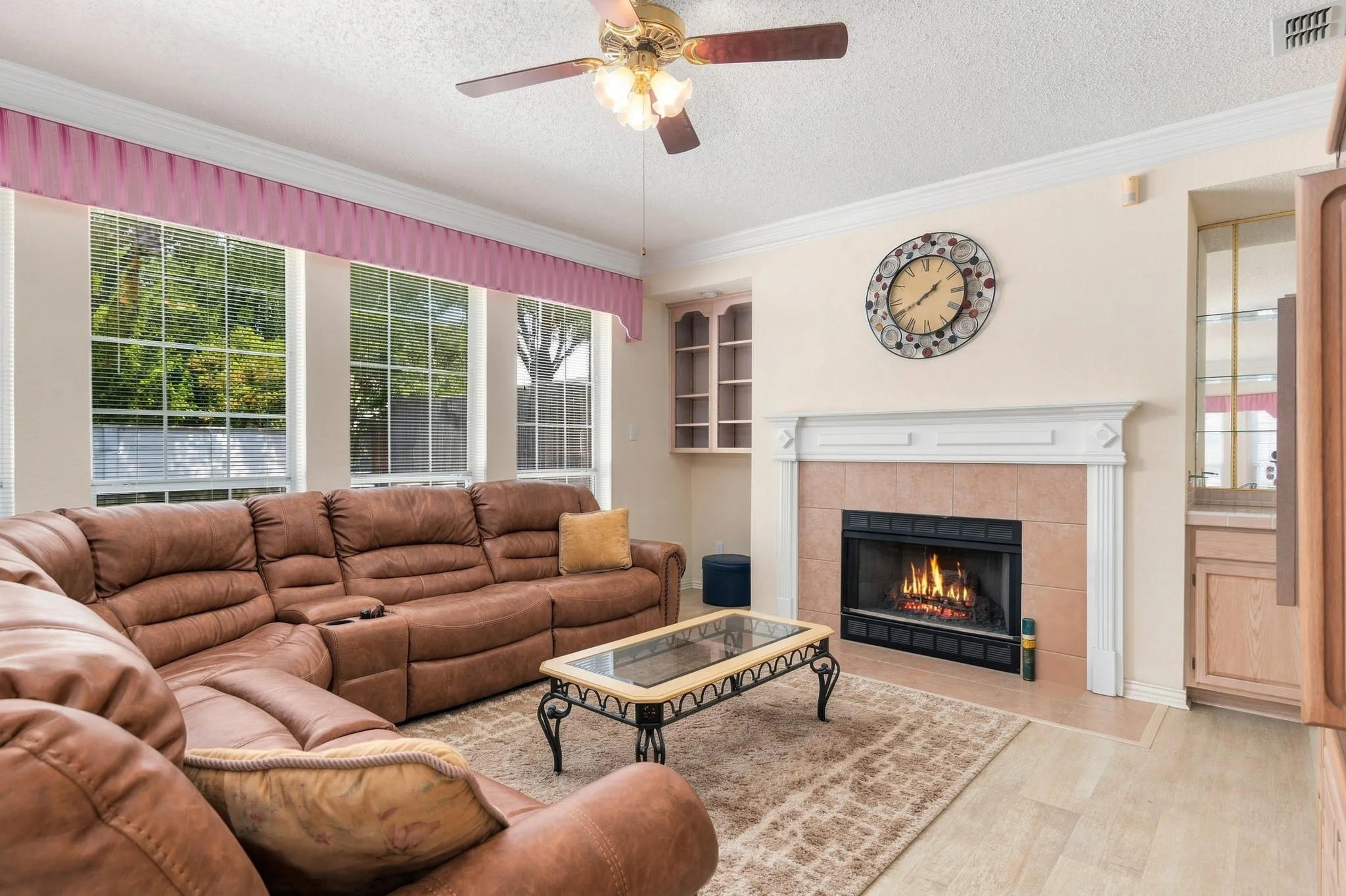 Single Family Residence For Sale in Dallas County , 534 Winston Street, Grand Prairie, Texas 75052, 5 Bedroom, 4 Bathroom, 2 Garage spaces, 3,857 Sqft, built in 1992, mls#21380900, Real Estate Agent in Grand Prairie, Homes For Sale in Dallas county, Homes For Sale in Grand Prairie, Realtor in Grand Prairie Texas, Real Estate Brokerage Independent Realty Texas, Luminita Cordes Realtor