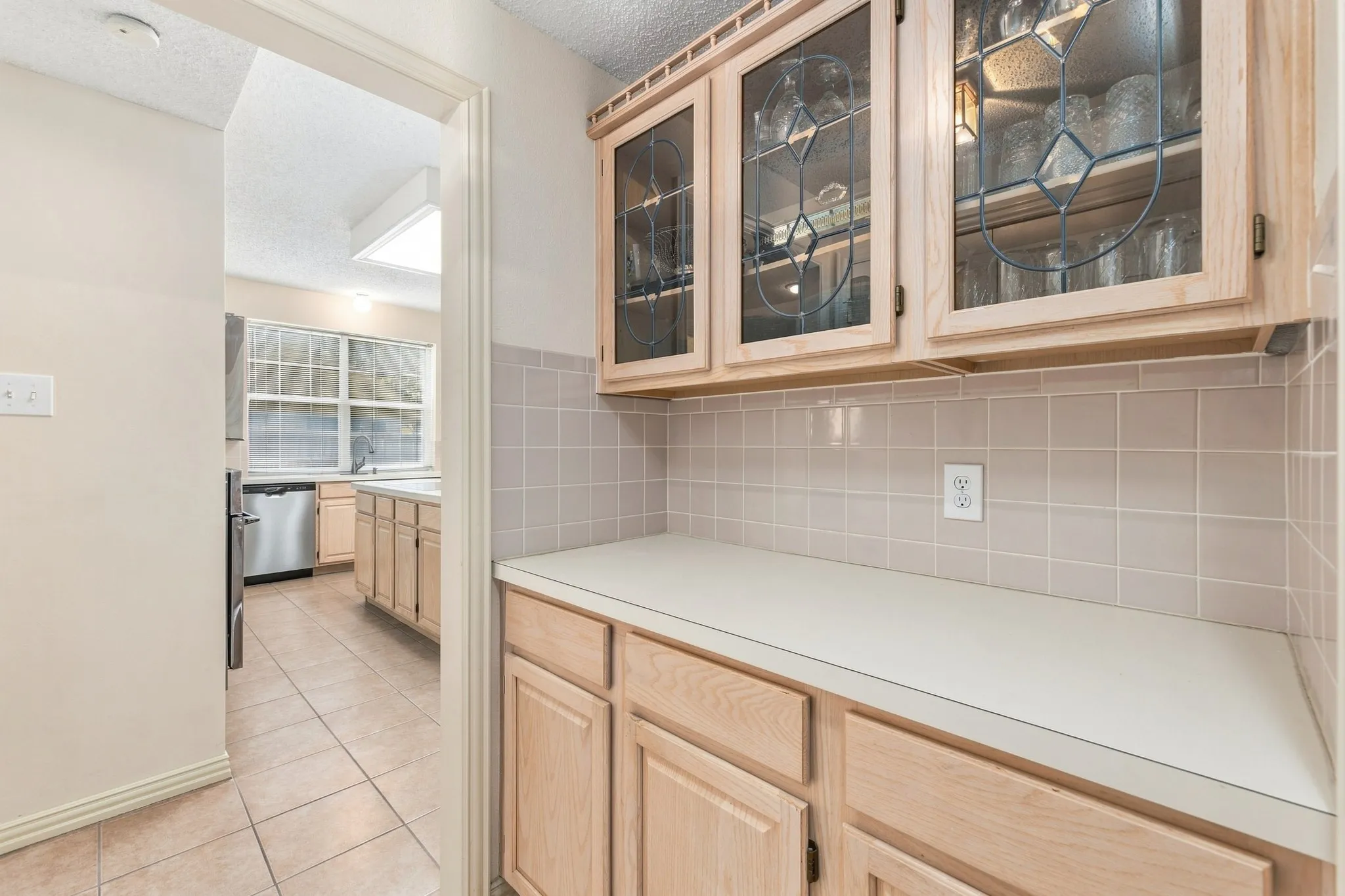 Single Family Residence For Sale in Dallas County , 534 Winston Street, Grand Prairie, Texas 75052, 5 Bedroom, 4 Bathroom, 2 Garage spaces, 3,857 Sqft, built in 1992, mls#21380900, Real Estate Agent in Grand Prairie, Homes For Sale in Dallas county, Homes For Sale in Grand Prairie, Realtor in Grand Prairie Texas, Real Estate Brokerage Independent Realty Texas, Luminita Cordes Realtor