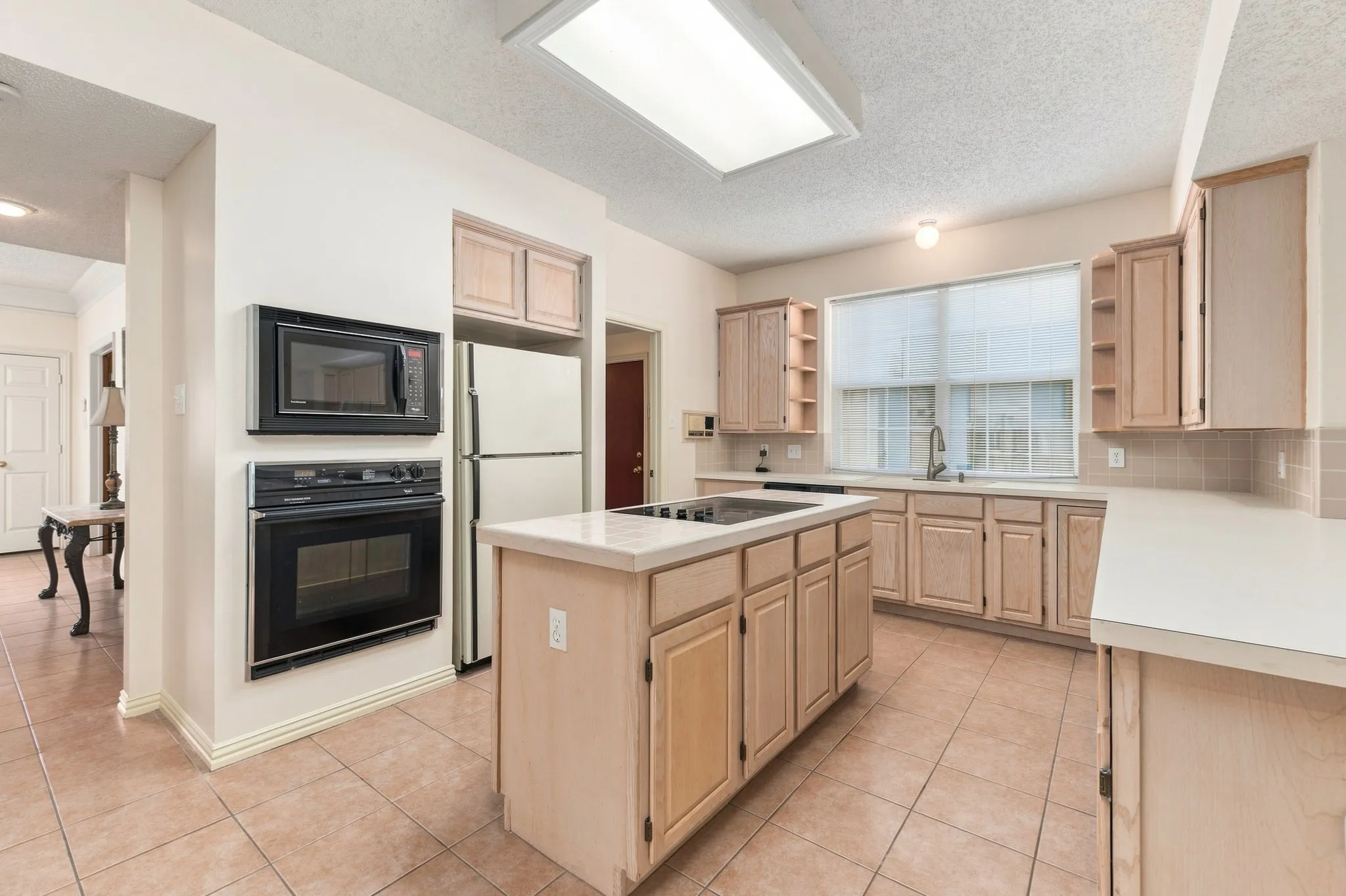 Single Family Residence For Sale in Dallas County , 534 Winston Street, Grand Prairie, Texas 75052, 5 Bedroom, 4 Bathroom, 2 Garage spaces, 3,857 Sqft, built in 1992, mls#21380900, Real Estate Agent in Grand Prairie, Homes For Sale in Dallas county, Homes For Sale in Grand Prairie, Realtor in Grand Prairie Texas, Real Estate Brokerage Independent Realty Texas, Luminita Cordes Realtor