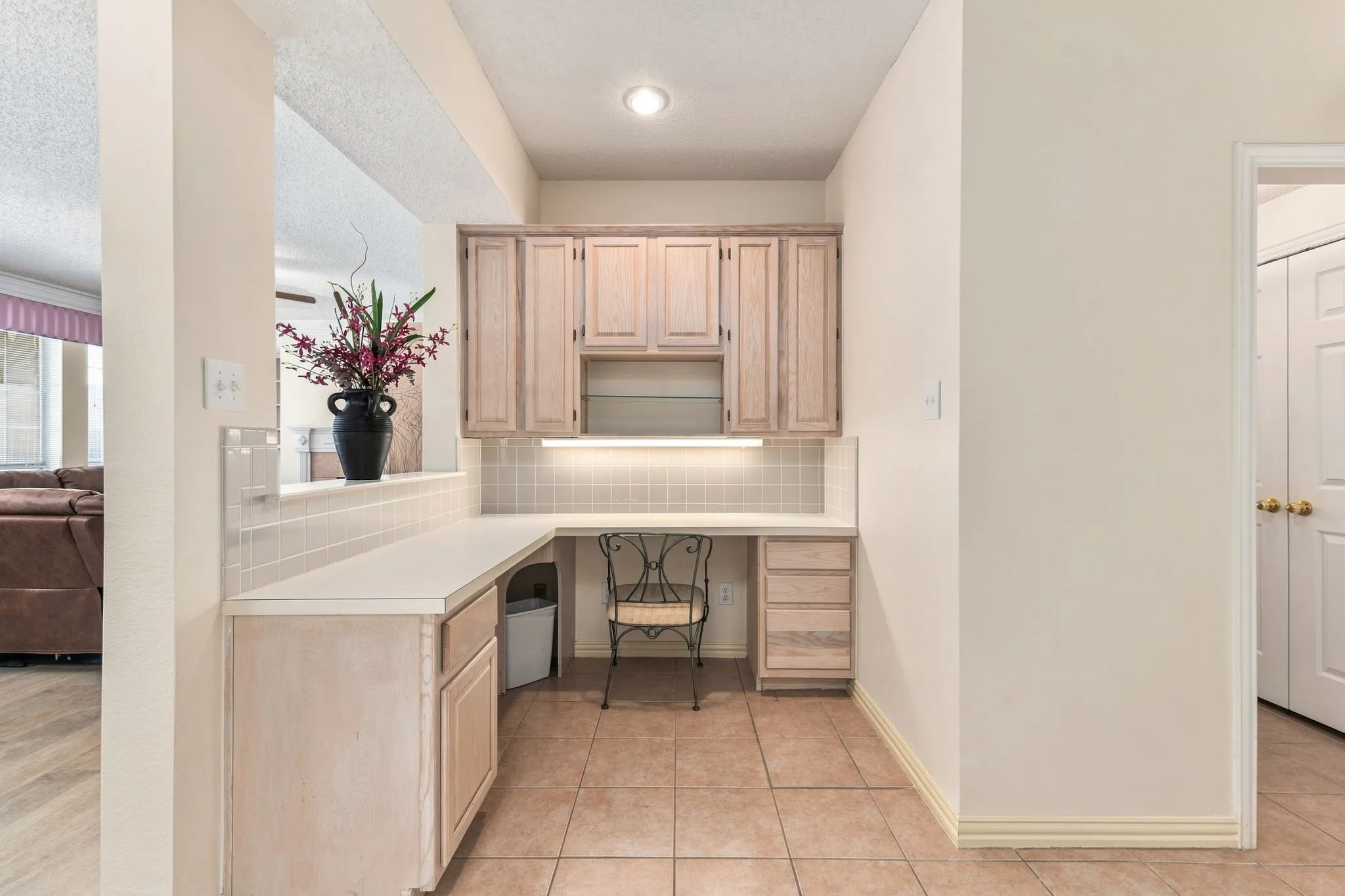 Single Family Residence For Sale in Dallas County , 534 Winston Street, Grand Prairie, Texas 75052, 5 Bedroom, 4 Bathroom, 2 Garage spaces, 3,857 Sqft, built in 1992, mls#21380900, Real Estate Agent in Grand Prairie, Homes For Sale in Dallas county, Homes For Sale in Grand Prairie, Realtor in Grand Prairie Texas, Real Estate Brokerage Independent Realty Texas, Luminita Cordes Realtor