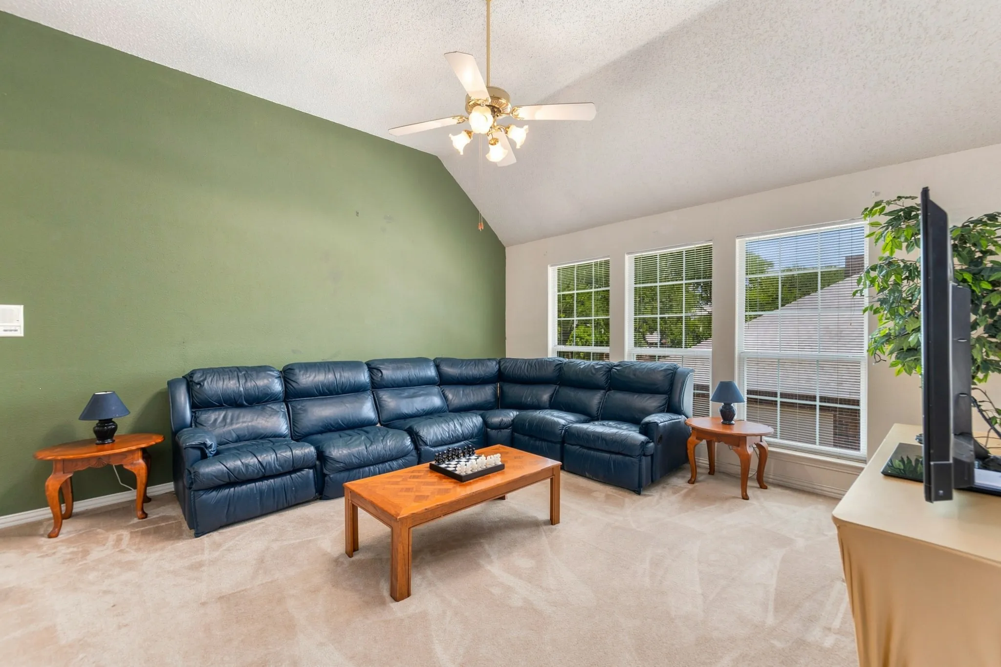 Single Family Residence For Sale in Dallas County , 534 Winston Street, Grand Prairie, Texas 75052, 5 Bedroom, 4 Bathroom, 2 Garage spaces, 3,857 Sqft, built in 1992, mls#21380900, Real Estate Agent in Grand Prairie, Homes For Sale in Dallas county, Homes For Sale in Grand Prairie, Realtor in Grand Prairie Texas, Real Estate Brokerage Independent Realty Texas, Luminita Cordes Realtor