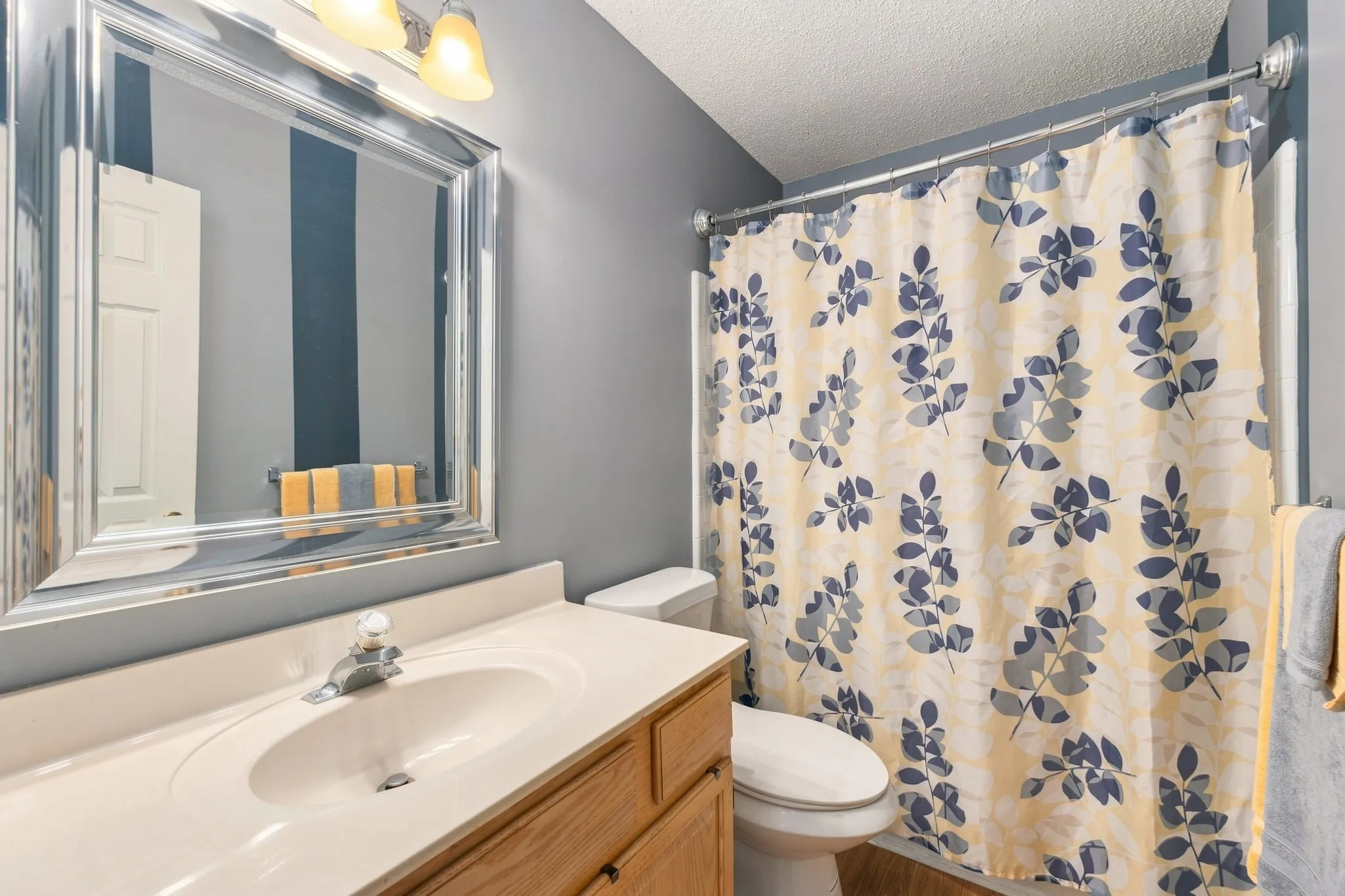 Single Family Residence For Sale in Dallas County , 534 Winston Street, Grand Prairie, Texas 75052, 5 Bedroom, 4 Bathroom, 2 Garage spaces, 3,857 Sqft, built in 1992, mls#21380900, Real Estate Agent in Grand Prairie, Homes For Sale in Dallas county, Homes For Sale in Grand Prairie, Realtor in Grand Prairie Texas, Real Estate Brokerage Independent Realty Texas, Luminita Cordes Realtor