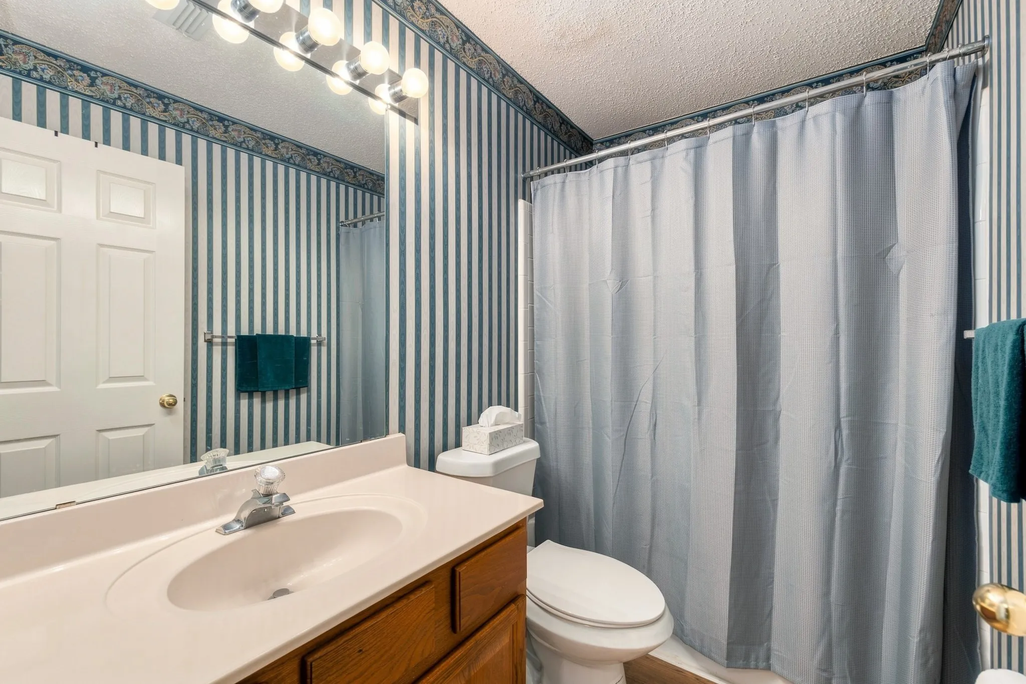 Single Family Residence For Sale in Dallas County , 534 Winston Street, Grand Prairie, Texas 75052, 5 Bedroom, 4 Bathroom, 2 Garage spaces, 3,857 Sqft, built in 1992, mls#21380900, Real Estate Agent in Grand Prairie, Homes For Sale in Dallas county, Homes For Sale in Grand Prairie, Realtor in Grand Prairie Texas, Real Estate Brokerage Independent Realty Texas, Luminita Cordes Realtor