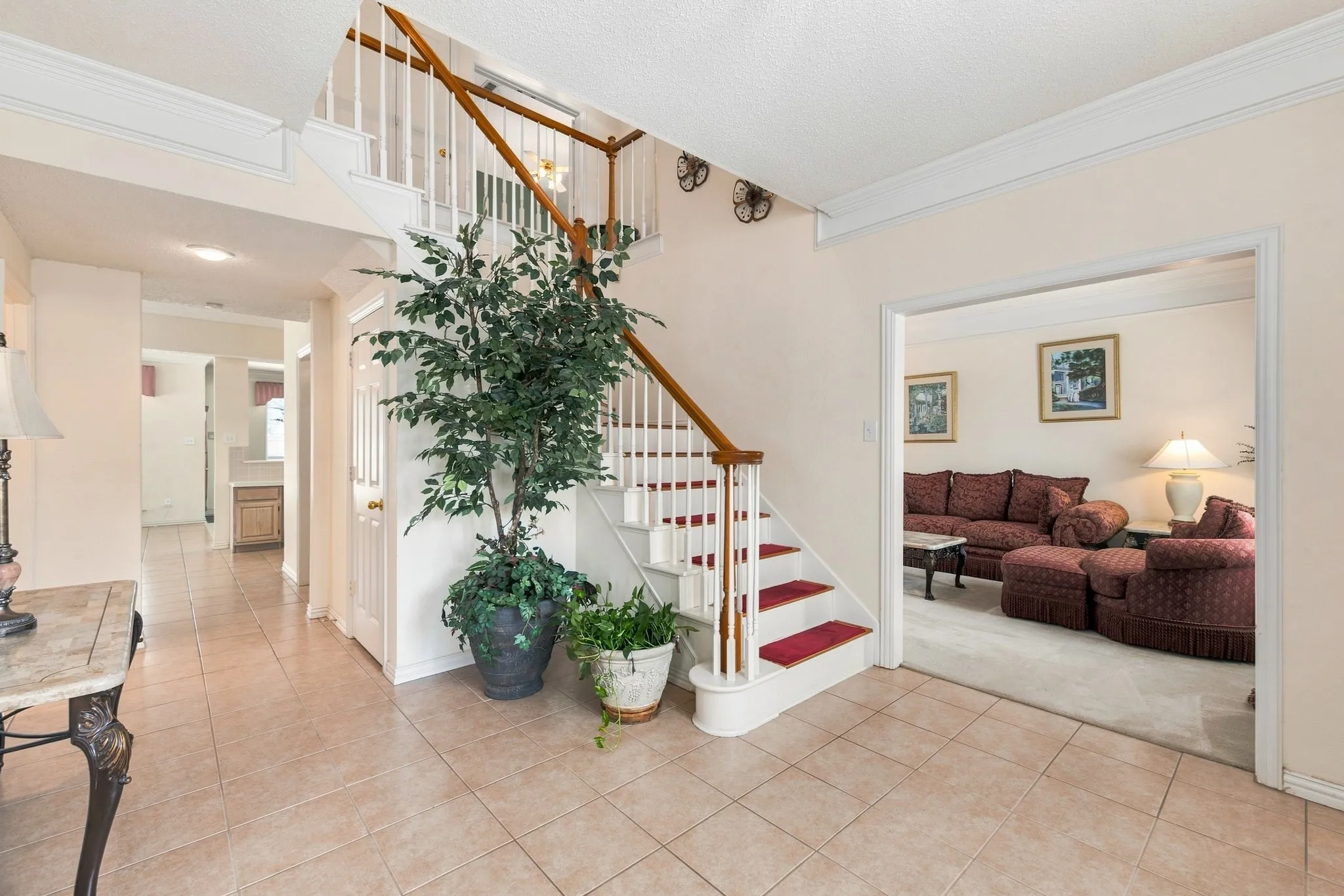 Single Family Residence For Sale in Dallas County , 534 Winston Street, Grand Prairie, Texas 75052, 5 Bedroom, 4 Bathroom, 2 Garage spaces, 3,857 Sqft, built in 1992, mls#21380900, Real Estate Agent in Grand Prairie, Homes For Sale in Dallas county, Homes For Sale in Grand Prairie, Realtor in Grand Prairie Texas, Real Estate Brokerage Independent Realty Texas, Luminita Cordes Realtor
