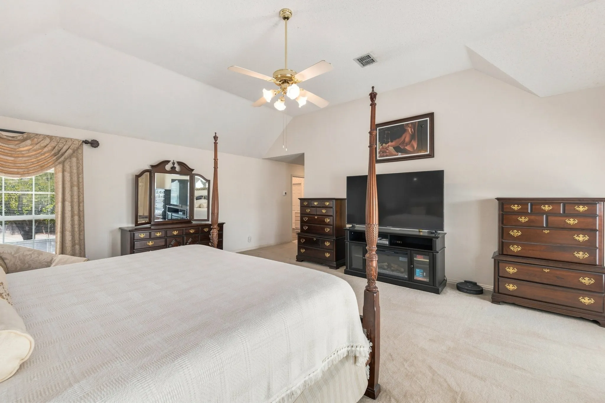 Single Family Residence For Sale in Dallas County , 534 Winston Street, Grand Prairie, Texas 75052, 5 Bedroom, 4 Bathroom, 2 Garage spaces, 3,857 Sqft, built in 1992, mls#21380900, Real Estate Agent in Grand Prairie, Homes For Sale in Dallas county, Homes For Sale in Grand Prairie, Realtor in Grand Prairie Texas, Real Estate Brokerage Independent Realty Texas, Luminita Cordes Realtor