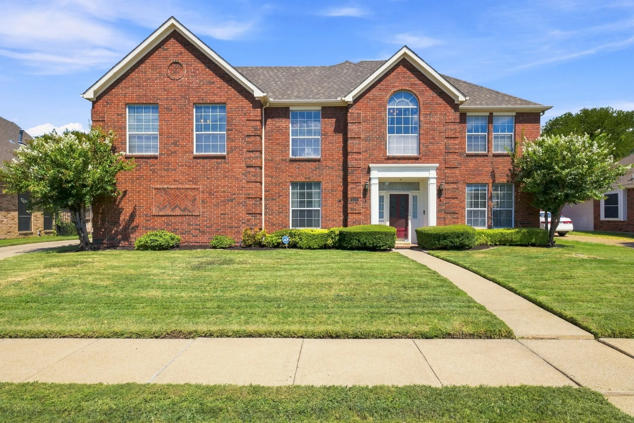 Single Family Residence For Sale in Dallas County , 534 Winston Street, Grand Prairie, Texas 75052, 5 Bedroom, 4 Bathroom, 2 Garage spaces, 3,857 Sqft, built in 1992, mls#21380900, Real Estate Agent in Grand Prairie, Homes For Sale in Dallas county, Homes For Sale in Grand Prairie, Realtor in Grand Prairie Texas, Real Estate Brokerage Independent Realty Texas, Luminita Cordes Realtor