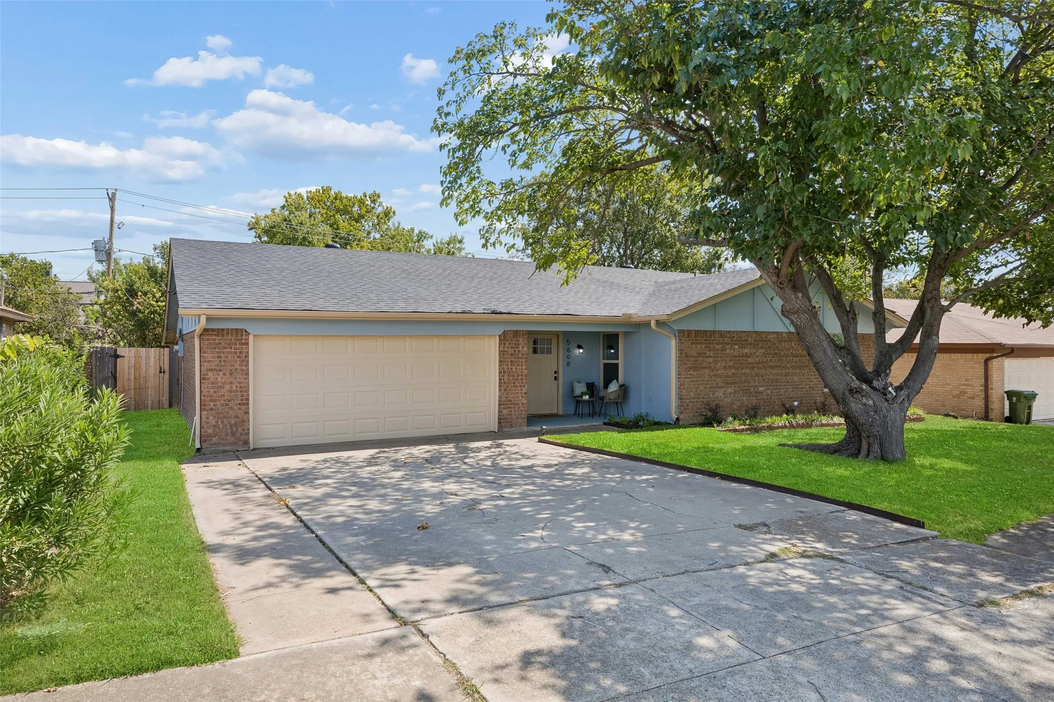 Single Family Residence For Sale in Tarrant County , 5608 Newman Drive, North Richland Hills, Texas 76180, 3 Bedroom, 2 Bathroom, 2 Garage spaces, 1,490 Sqft, built in 1979, mls#21385673, Real Estate Agent in North Richland Hills, Homes For Sale in Tarrant county, Homes For Sale in North Richland Hills, Realtor in North Richland Hills Texas, Real Estate Brokerage Independent Realty Texas, Luminita Cordes Realtor
