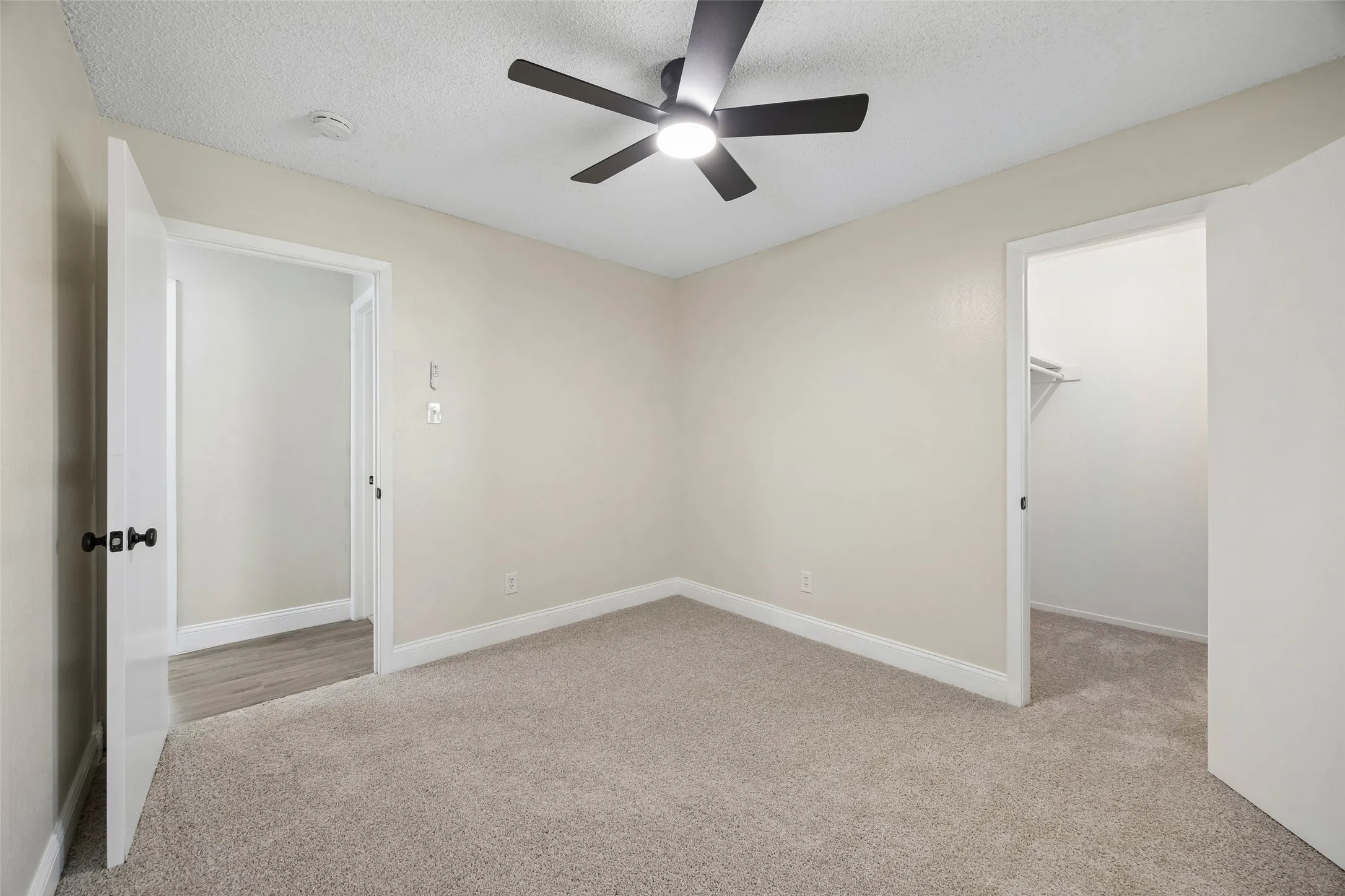 Single Family Residence For Sale in Tarrant County , 5608 Newman Drive, North Richland Hills, Texas 76180, 3 Bedroom, 2 Bathroom, 2 Garage spaces, 1,490 Sqft, built in 1979, mls#21385673, Real Estate Agent in North Richland Hills, Homes For Sale in Tarrant county, Homes For Sale in North Richland Hills, Realtor in North Richland Hills Texas, Real Estate Brokerage Independent Realty Texas, Luminita Cordes Realtor