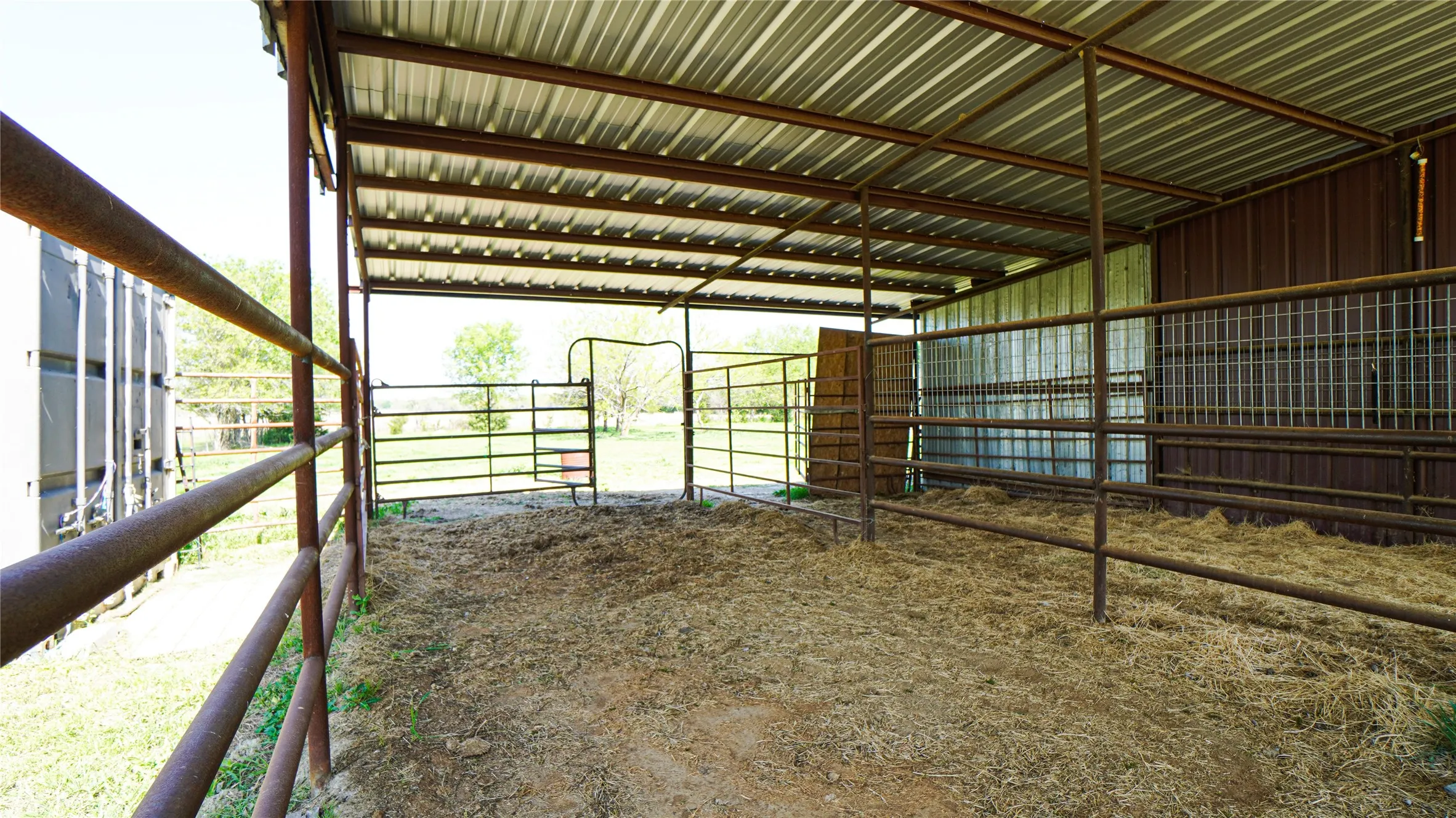 Single Family Residence For Sale in Kaufman County , 19761 N State Highway 34, Terrell, Texas 75161, 3 Bedroom, 2 Bathroom, Garage spaces, 1,720 Sqft, built in 1971, mls#21387996, Real Estate Agent in Terrell, Homes For Sale in Kaufman county, Homes For Sale in Terrell, Realtor in Terrell Texas, Real Estate Brokerage Independent Realty Texas, Luminita Cordes Realtor