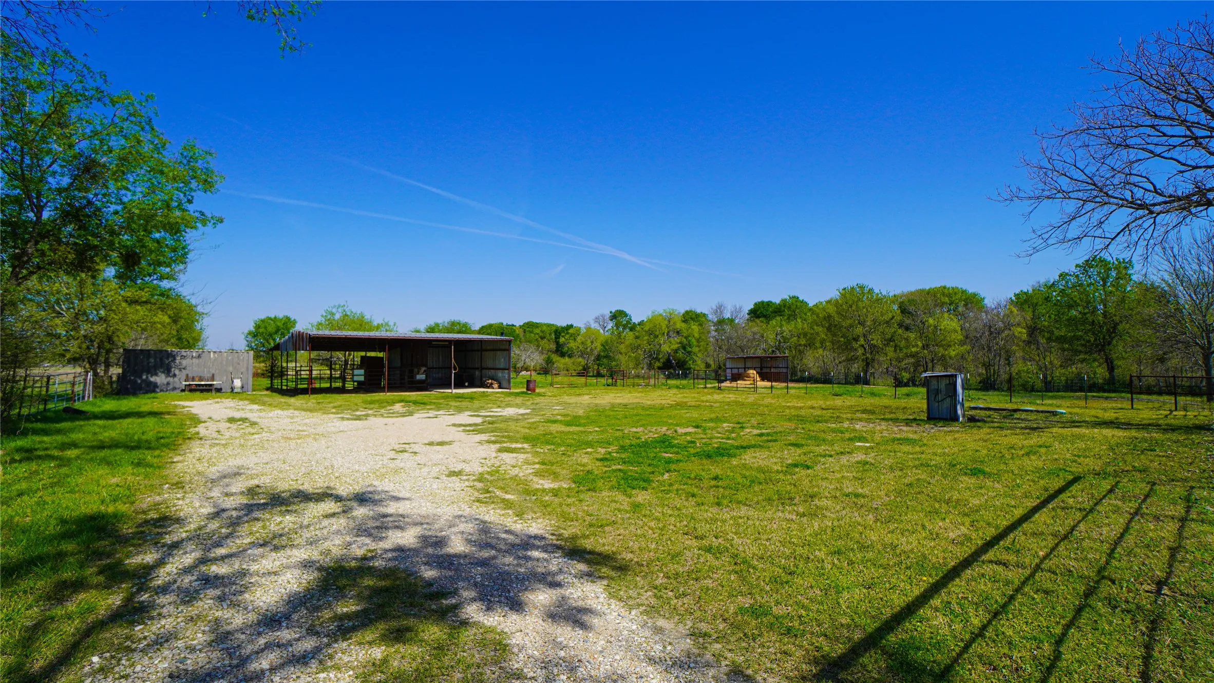 Single Family Residence For Sale in Kaufman County , 19761 N State Highway 34, Terrell, Texas 75161, 3 Bedroom, 2 Bathroom, Garage spaces, 1,720 Sqft, built in 1971, mls#21387996, Real Estate Agent in Terrell, Homes For Sale in Kaufman county, Homes For Sale in Terrell, Realtor in Terrell Texas, Real Estate Brokerage Independent Realty Texas, Luminita Cordes Realtor