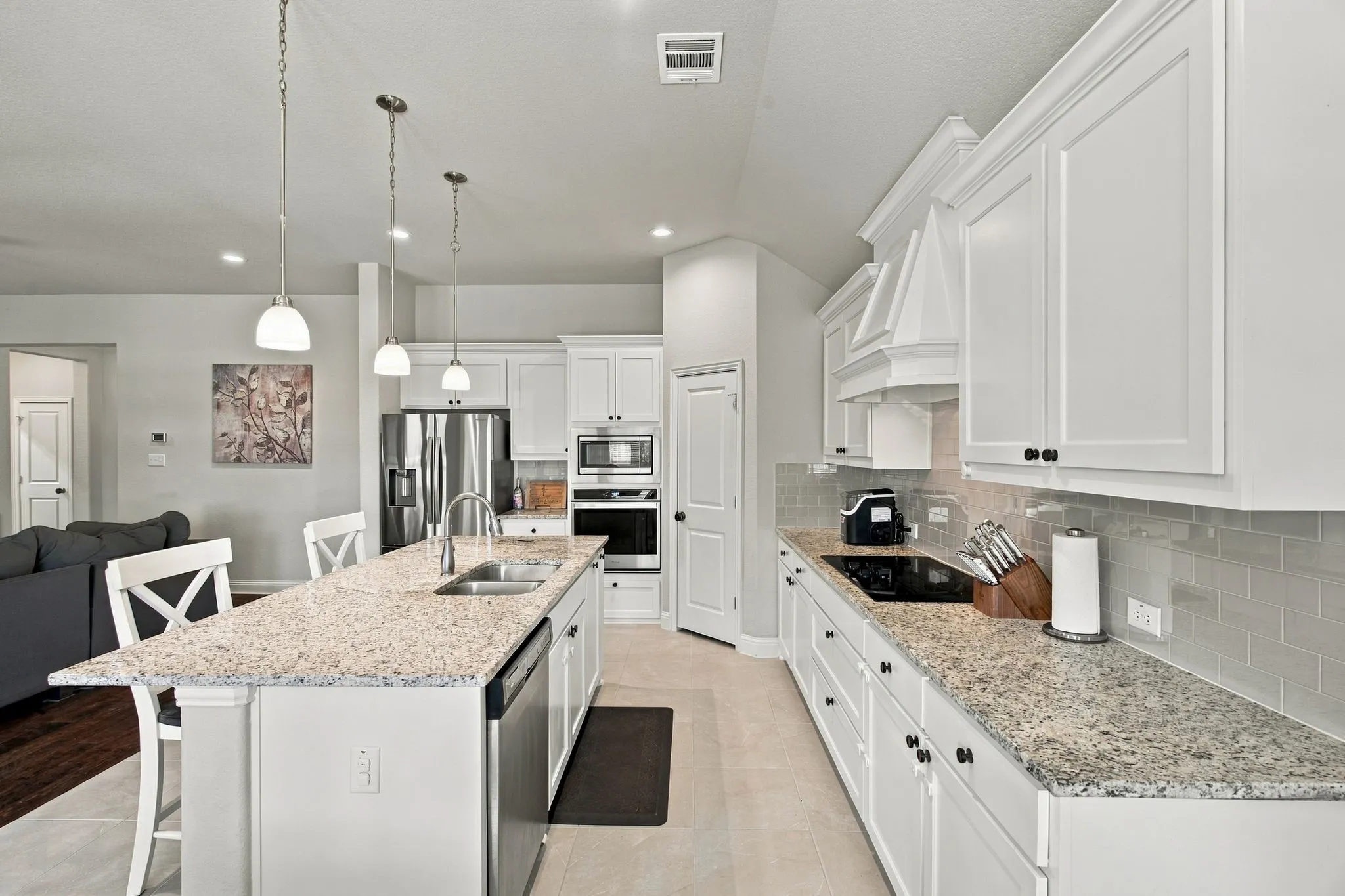 Single Family Residence For Sale in Johnson County , 288 Brazos Street, Burleson, Texas 76028, 3 Bedroom, 3 Bathroom, 2 Garage spaces, 2,992 Sqft, built in 2019, mls#21387280, Real Estate Agent in Burleson, Homes For Sale in Johnson county, Homes For Sale in Burleson, Realtor in Burleson Texas, Real Estate Brokerage Independent Realty Texas, Luminita Cordes Realtor