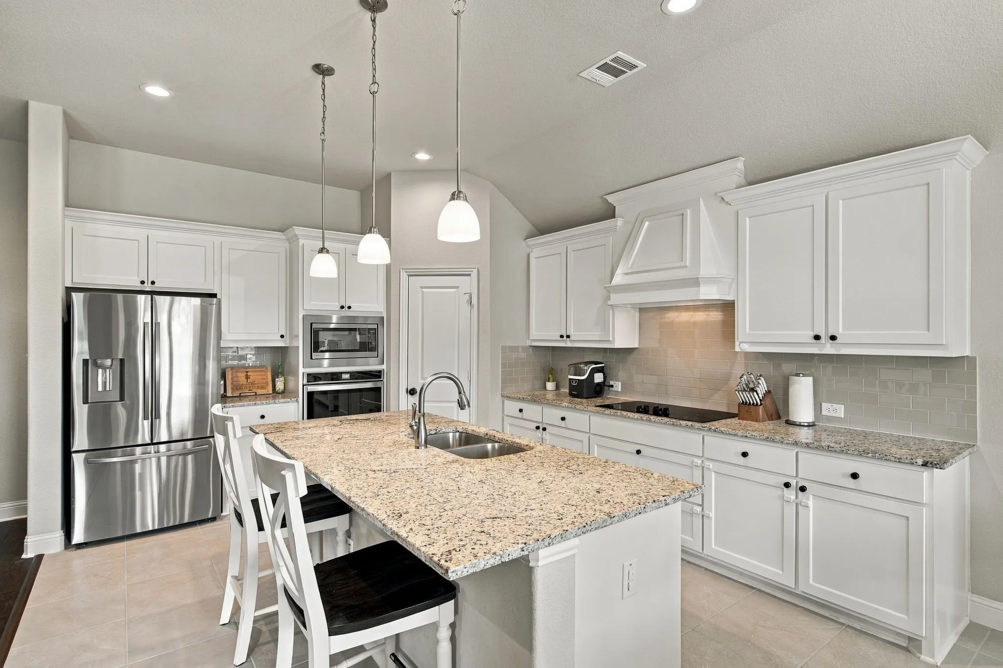 Single Family Residence For Sale in Johnson County , 288 Brazos Street, Burleson, Texas 76028, 3 Bedroom, 3 Bathroom, 2 Garage spaces, 2,992 Sqft, built in 2019, mls#21387280, Real Estate Agent in Burleson, Homes For Sale in Johnson county, Homes For Sale in Burleson, Realtor in Burleson Texas, Real Estate Brokerage Independent Realty Texas, Luminita Cordes Realtor