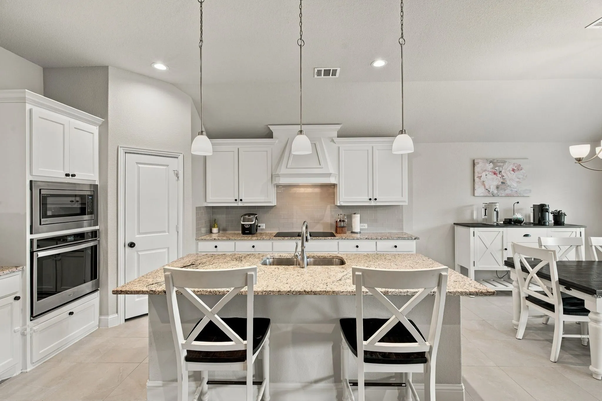 Single Family Residence For Sale in Johnson County , 288 Brazos Street, Burleson, Texas 76028, 3 Bedroom, 3 Bathroom, 2 Garage spaces, 2,992 Sqft, built in 2019, mls#21387280, Real Estate Agent in Burleson, Homes For Sale in Johnson county, Homes For Sale in Burleson, Realtor in Burleson Texas, Real Estate Brokerage Independent Realty Texas, Luminita Cordes Realtor