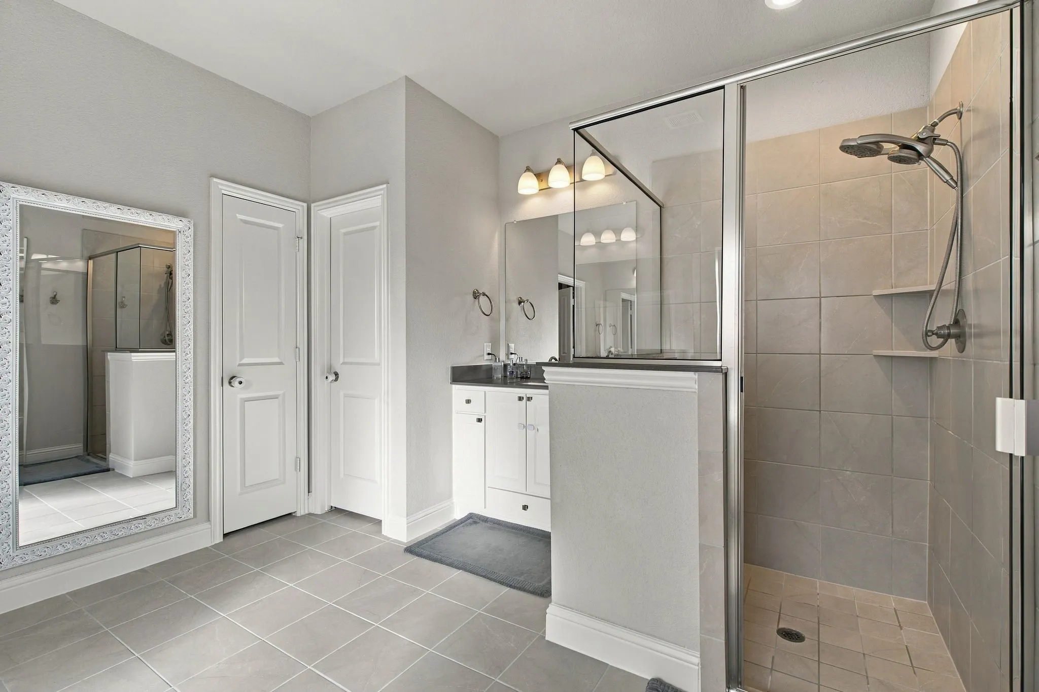 Spacious en suite!