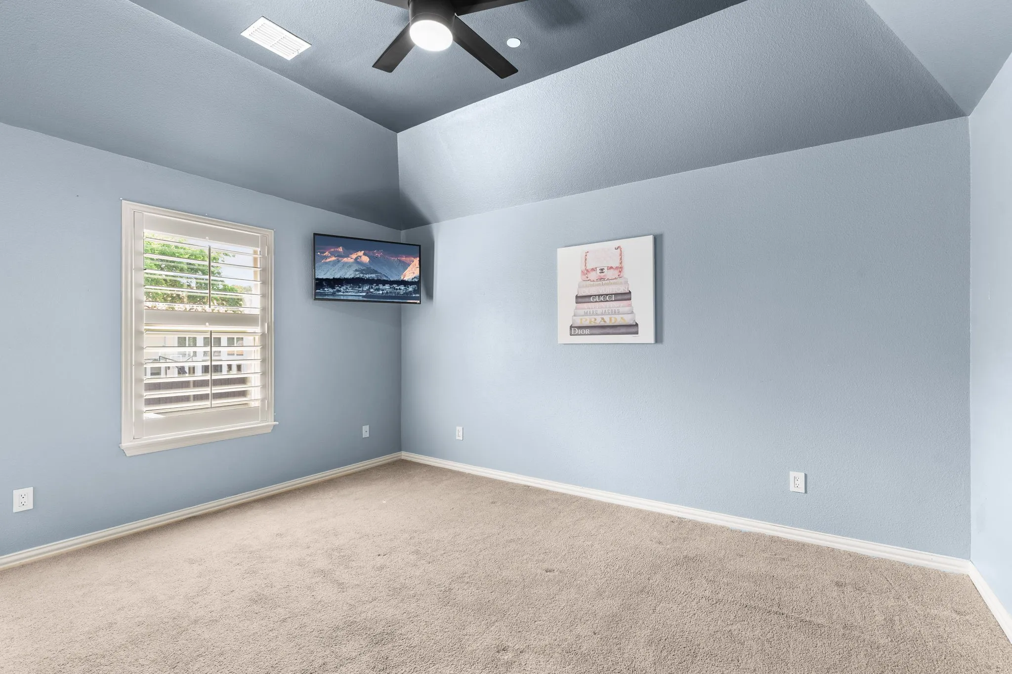 Large bedroom 4 shares a full bath with bedroom 5 (not shown). All upper bedrooms have plantation shutters, walk-in closets, and neutral carpet.