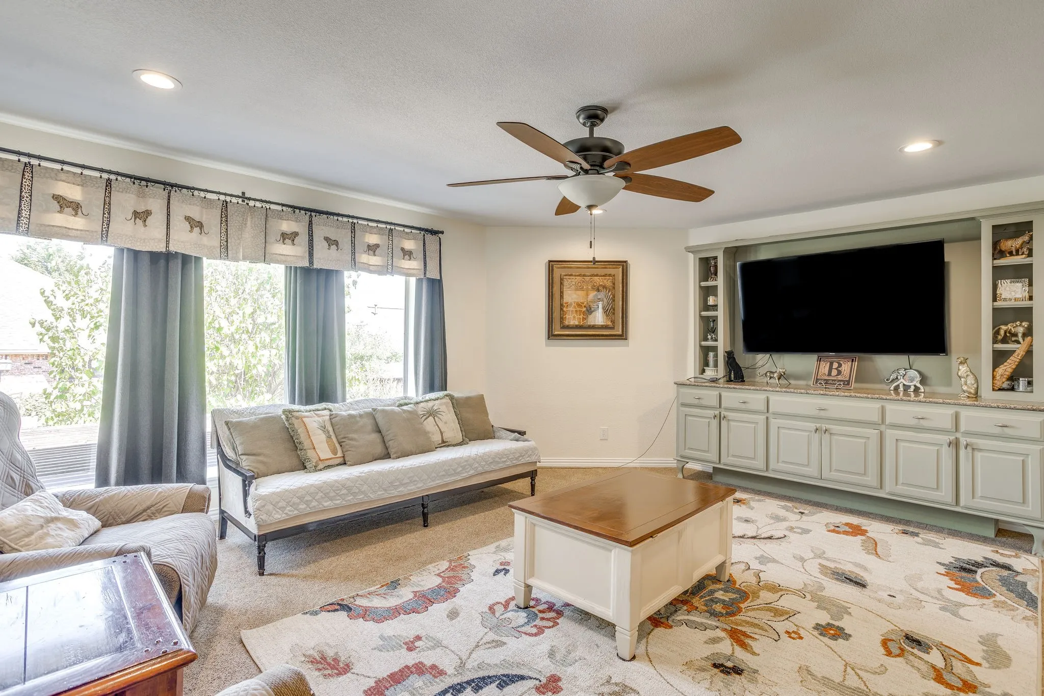 Single Family Residence For Sale in Tarrant County , 916 Sequoia Way, Saginaw, Texas 76131, 4 Bedroom, 4 Bathroom, 3 Garage spaces, 3,295 Sqft, built in 2005, mls#21389031, Real Estate Agent in Saginaw, Homes For Sale in Tarrant county, Homes For Sale in Saginaw, Realtor in Saginaw Texas, Real Estate Brokerage Independent Realty Texas, Luminita Cordes Realtor