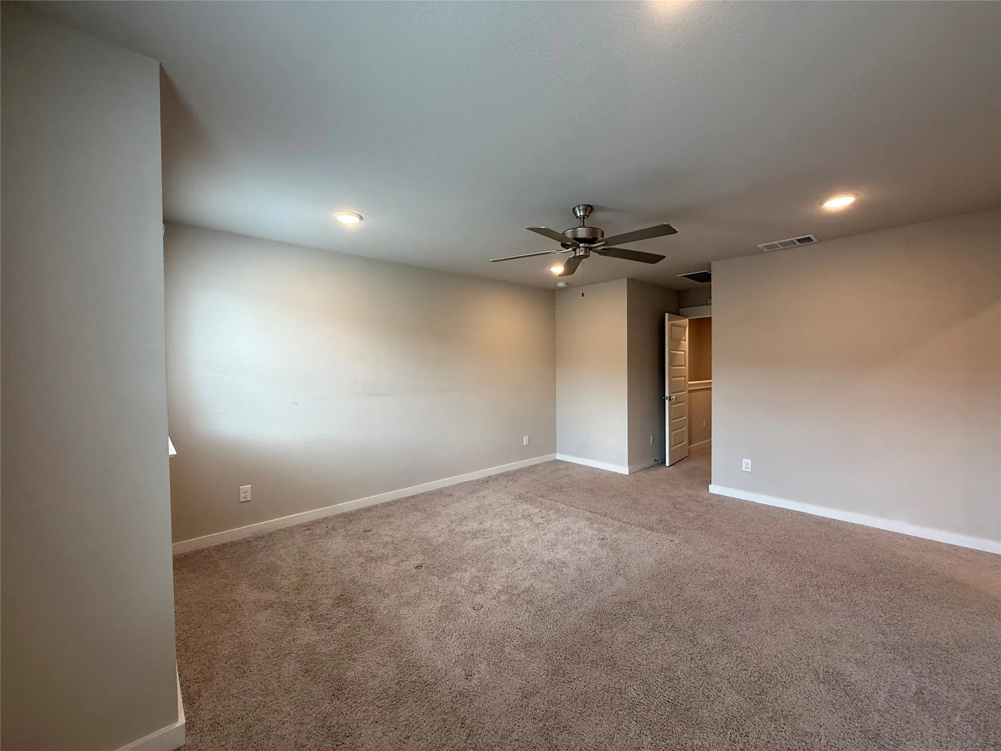 Townhouse For Rent in Tarrant County , 222 Territory Trail, Fort Worth, Texas 76120, 3 Bedroom, 3 Bathroom, 2 Garage spaces, 1,783 Sqft, built in 2024, mls#21389083, Real Estate Agent in Fort Worth, Homes For Rent in Tarrant county, Homes For Rent in Fort Worth, Realtor in Fort Worth Texas, Real Estate Brokerage Independent Realty Texas, Luminita Cordes Realtor