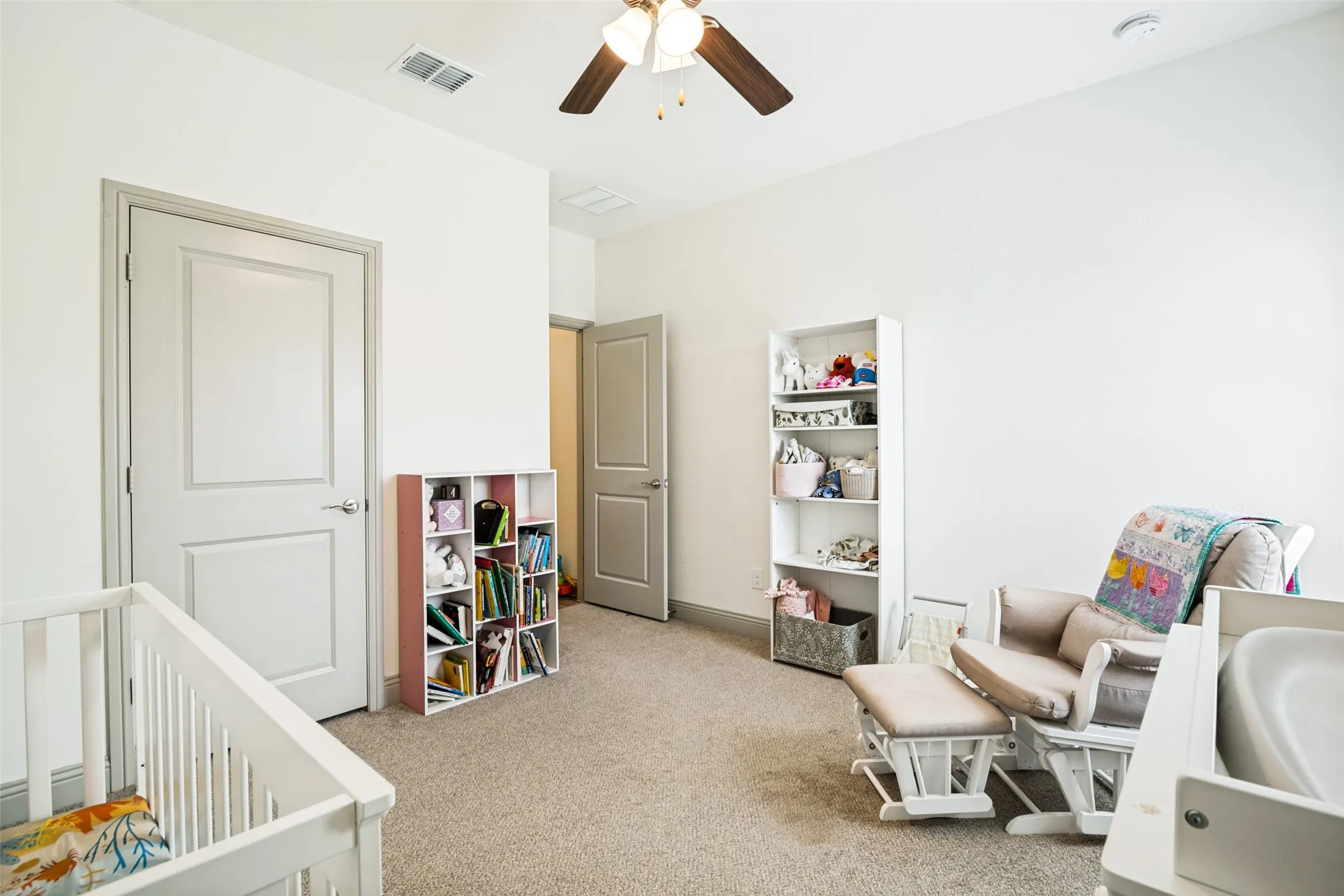 Single Family Residence For Sale in Collin County , 320 Community Drive, Lavon, Texas 75166, 4 Bedroom, 3 Bathroom, 2 Garage spaces, 2,297 Sqft, built in 2022, mls#21388034, Real Estate Agent in Lavon, Homes For Sale in Collin county, Homes For Sale in Lavon, Realtor in Lavon Texas, Real Estate Brokerage Independent Realty Texas, Luminita Cordes Realtor