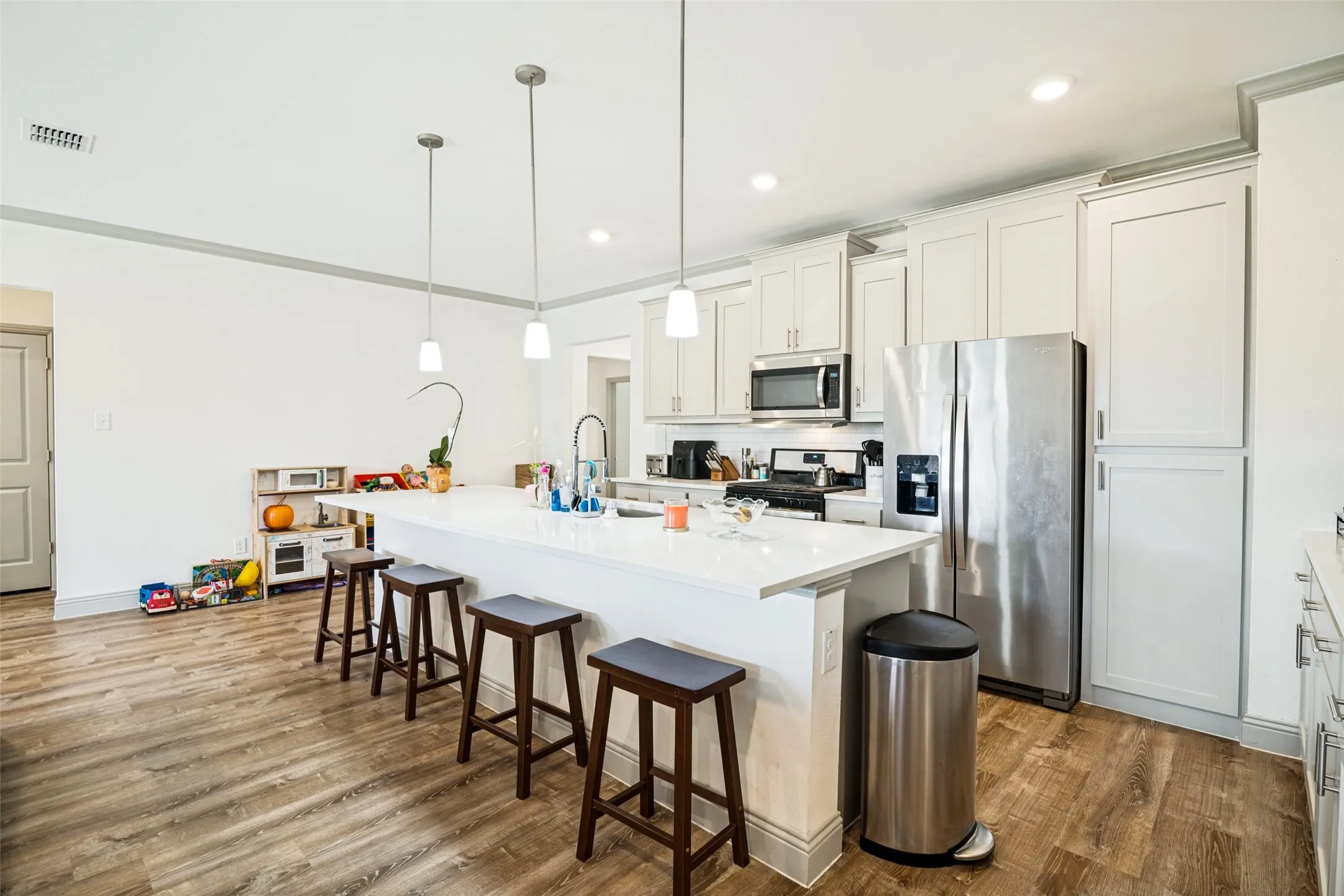 Single Family Residence For Sale in Collin County , 320 Community Drive, Lavon, Texas 75166, 4 Bedroom, 3 Bathroom, 2 Garage spaces, 2,297 Sqft, built in 2022, mls#21388034, Real Estate Agent in Lavon, Homes For Sale in Collin county, Homes For Sale in Lavon, Realtor in Lavon Texas, Real Estate Brokerage Independent Realty Texas, Luminita Cordes Realtor