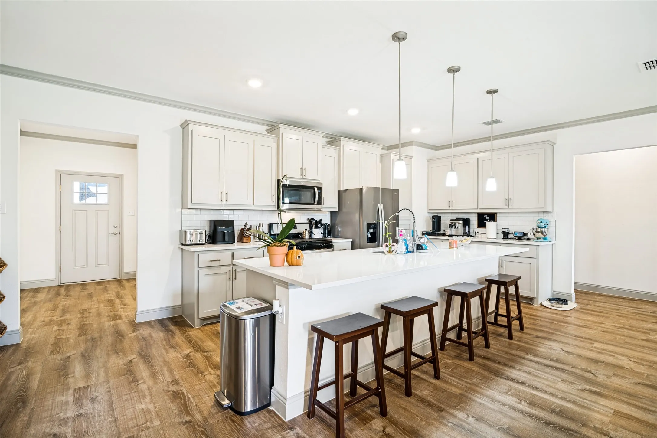 Single Family Residence For Sale in Collin County , 320 Community Drive, Lavon, Texas 75166, 4 Bedroom, 3 Bathroom, 2 Garage spaces, 2,297 Sqft, built in 2022, mls#21388034, Real Estate Agent in Lavon, Homes For Sale in Collin county, Homes For Sale in Lavon, Realtor in Lavon Texas, Real Estate Brokerage Independent Realty Texas, Luminita Cordes Realtor