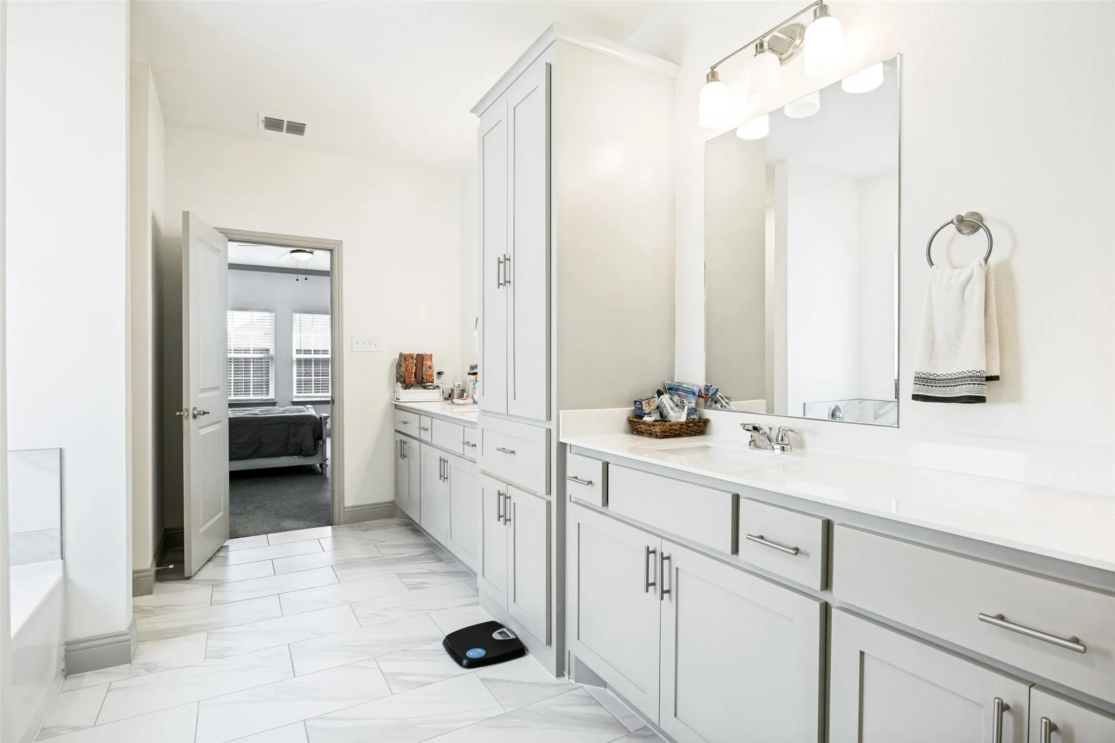 Single Family Residence For Sale in Collin County , 320 Community Drive, Lavon, Texas 75166, 4 Bedroom, 3 Bathroom, 2 Garage spaces, 2,297 Sqft, built in 2022, mls#21388034, Real Estate Agent in Lavon, Homes For Sale in Collin county, Homes For Sale in Lavon, Realtor in Lavon Texas, Real Estate Brokerage Independent Realty Texas, Luminita Cordes Realtor