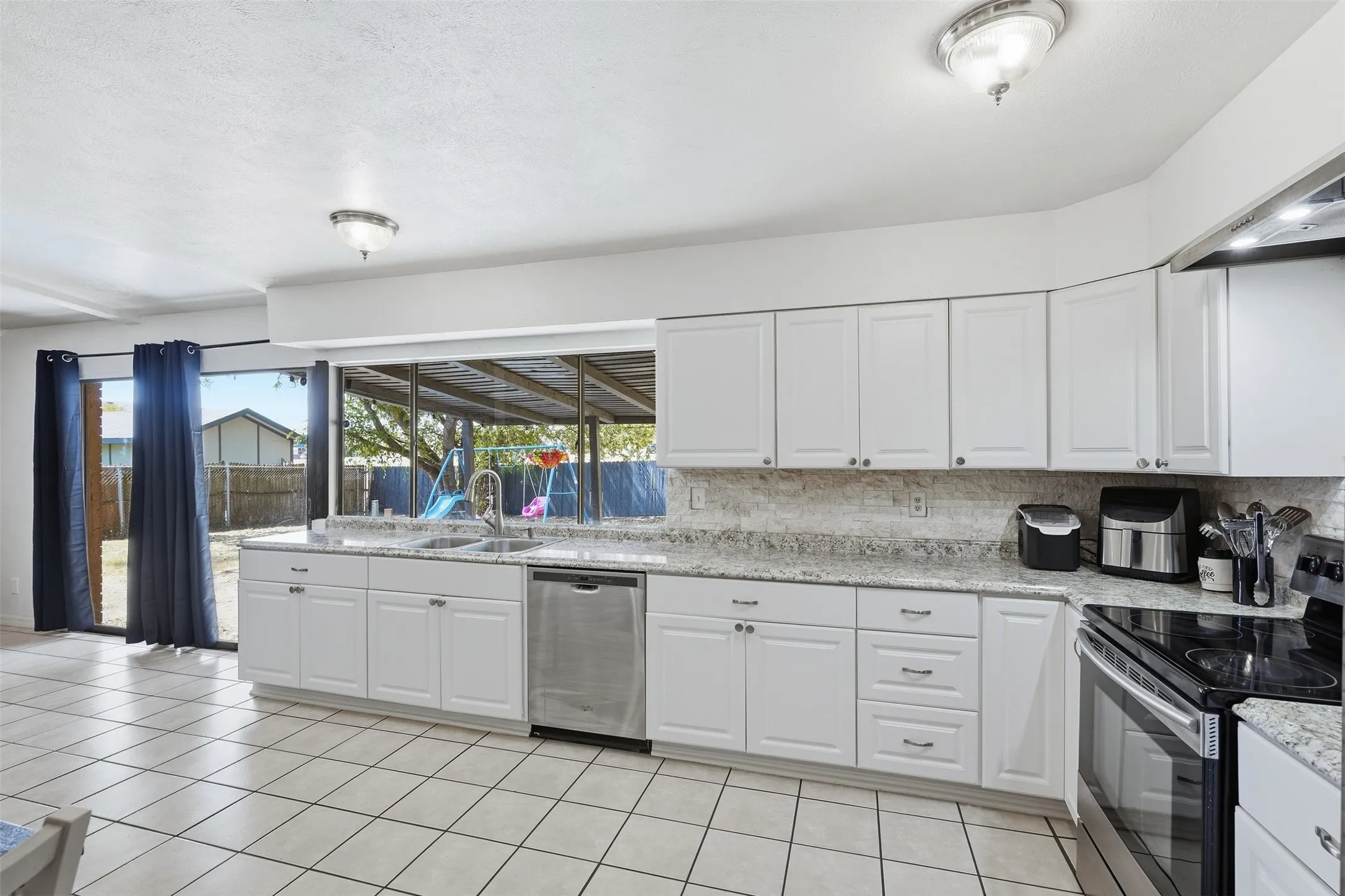 Single Family Residence For Sale in Tarrant County , 7212 Timber Trail, Fort Worth, Texas 76134, 3 Bedroom, 2 Bathroom, 2 Garage spaces, 1,708 Sqft, built in 1978, mls#21371119, Real Estate Agent in Fort Worth, Homes For Sale in Tarrant county, Homes For Sale in Fort Worth, Realtor in Fort Worth Texas, Real Estate Brokerage Independent Realty Texas, Luminita Cordes Realtor