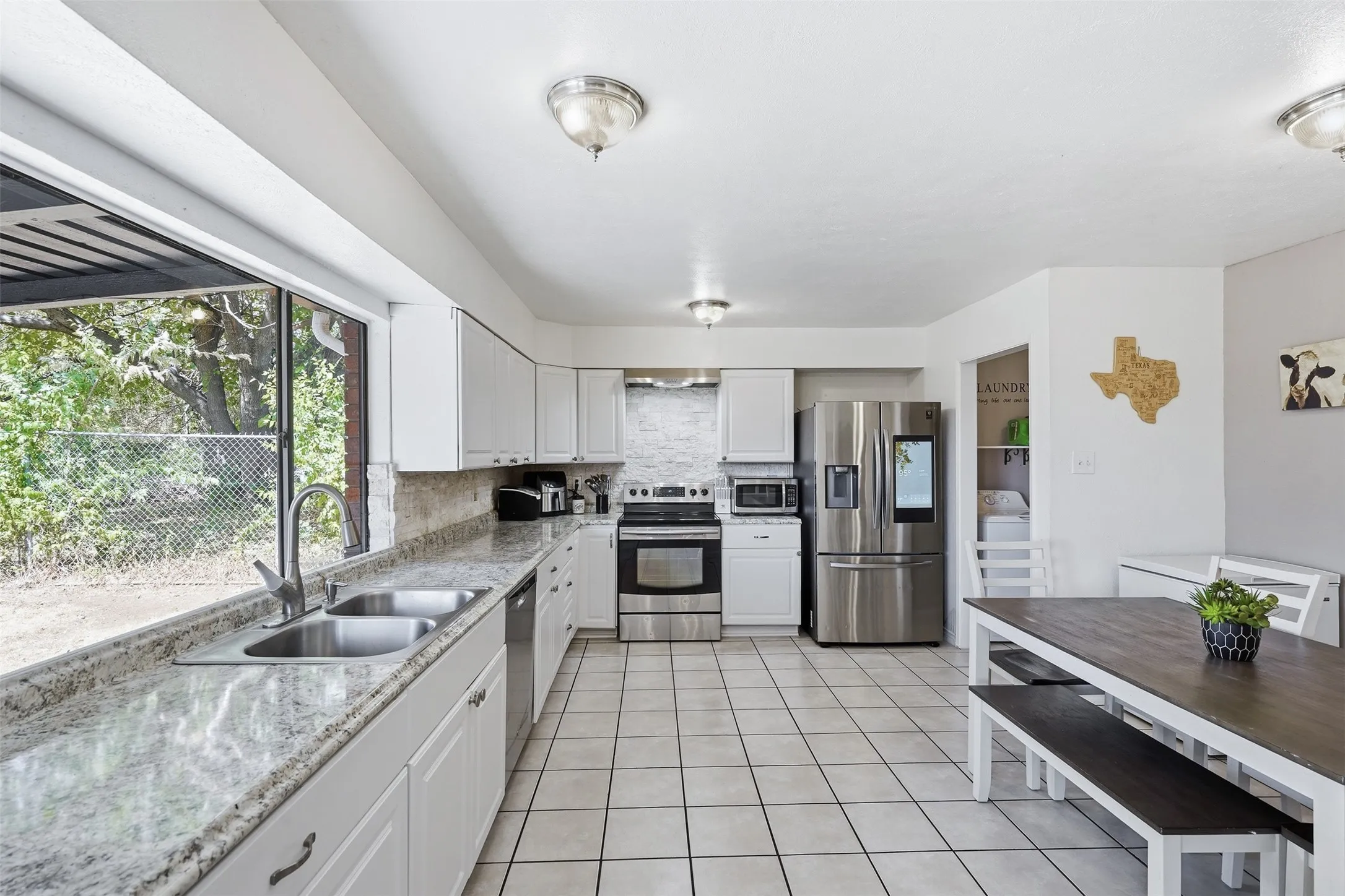 Single Family Residence For Sale in Tarrant County , 7212 Timber Trail, Fort Worth, Texas 76134, 3 Bedroom, 2 Bathroom, 2 Garage spaces, 1,708 Sqft, built in 1978, mls#21371119, Real Estate Agent in Fort Worth, Homes For Sale in Tarrant county, Homes For Sale in Fort Worth, Realtor in Fort Worth Texas, Real Estate Brokerage Independent Realty Texas, Luminita Cordes Realtor