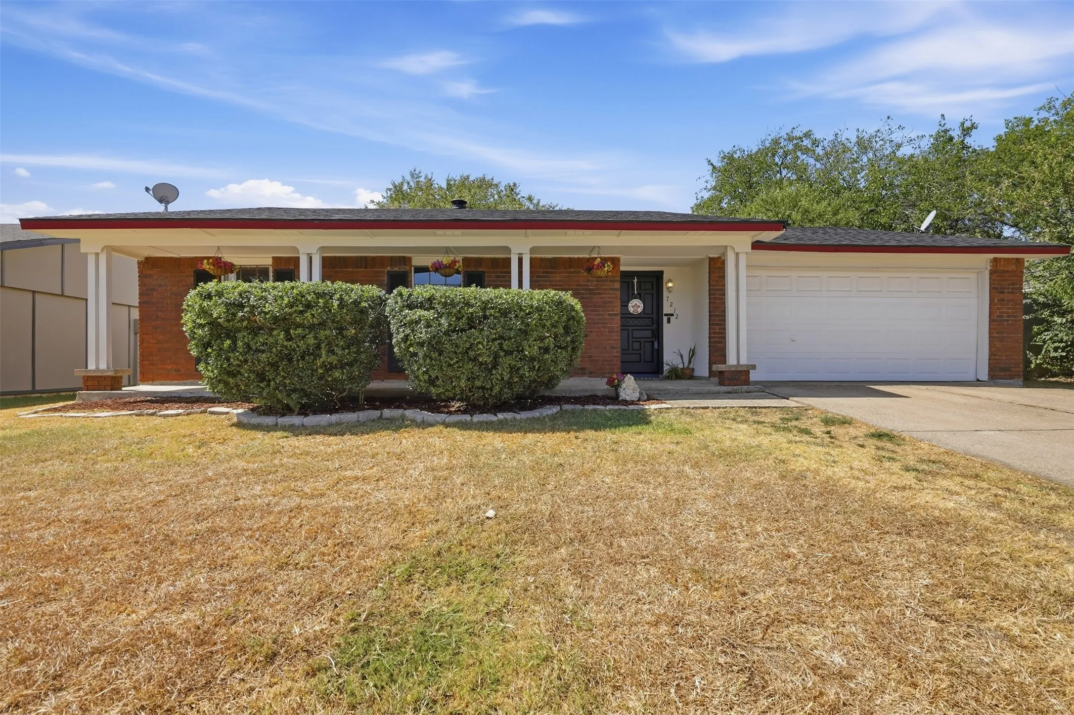 Single Family Residence For Sale in Tarrant County , 7212 Timber Trail, Fort Worth, Texas 76134, 3 Bedroom, 2 Bathroom, 2 Garage spaces, 1,708 Sqft, built in 1978, mls#21371119, Real Estate Agent in Fort Worth, Homes For Sale in Tarrant county, Homes For Sale in Fort Worth, Realtor in Fort Worth Texas, Real Estate Brokerage Independent Realty Texas, Luminita Cordes Realtor