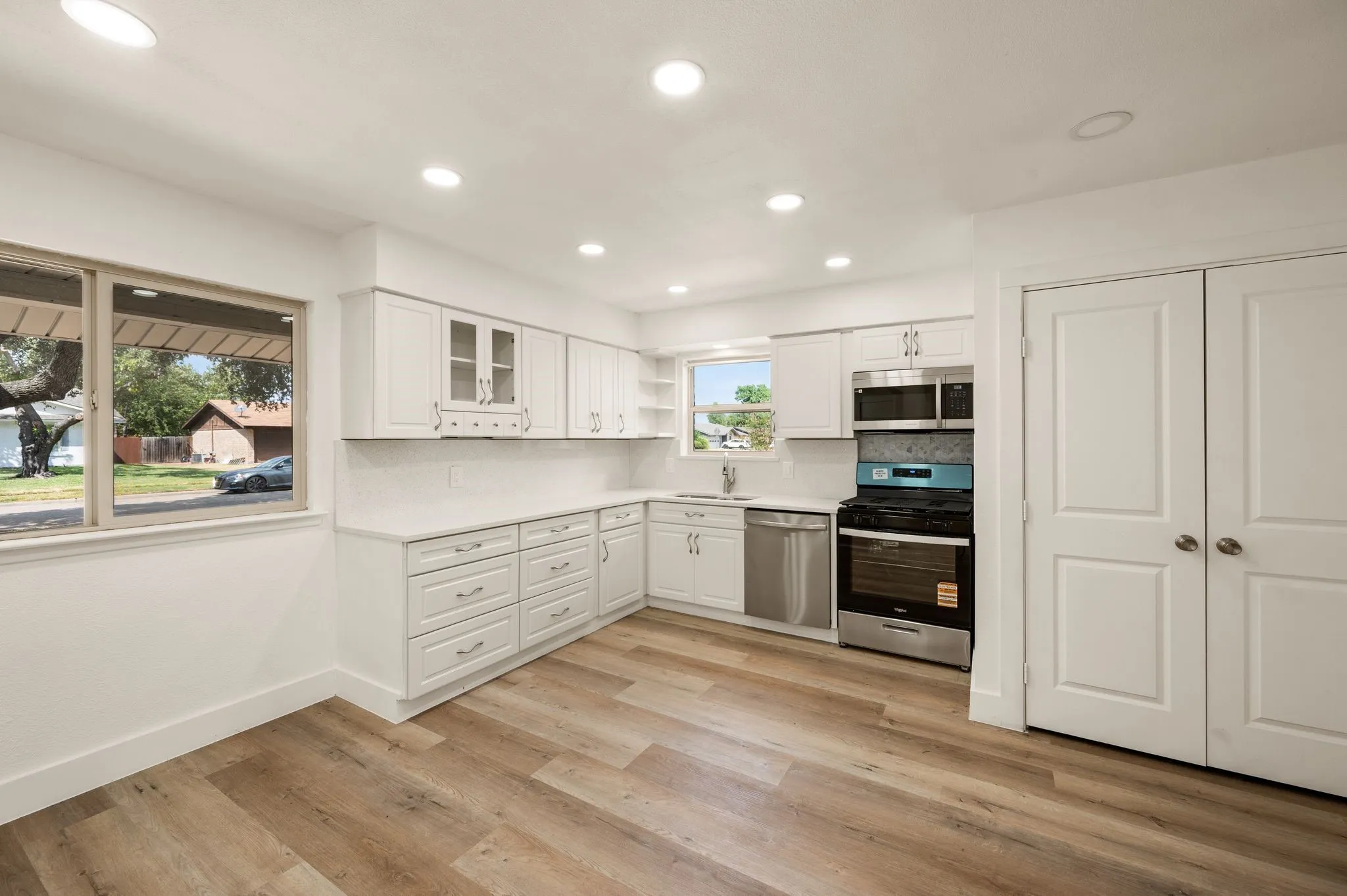 Single Family Residence For Sale in Dallas County , 1216 Briarcove Drive, Richardson, Texas 75081, 3 Bedroom, 2 Bathroom, 2 Garage spaces, 1,745 Sqft, built in 1967, mls#21378706, Real Estate Agent in Richardson, Homes For Sale in Dallas county, Homes For Sale in Richardson, Realtor in Richardson Texas, Real Estate Brokerage Independent Realty Texas, Luminita Cordes Realtor