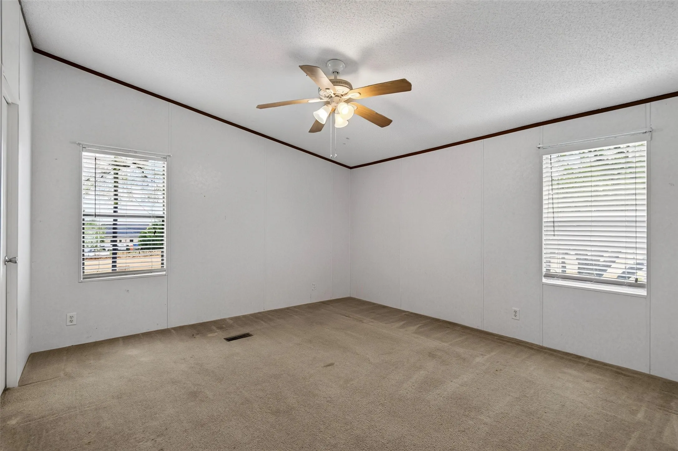Manufactured Home For Sale in Hunt County , 8026 County Road 2580, Royse City, Texas 75189, 3 Bedroom, 2 Bathroom, Garage spaces, 1,960 Sqft, built in 2008, mls#21386346, Real Estate Agent in Royse City, Homes For Sale in Hunt county, Homes For Sale in Royse City, Realtor in Royse City Texas, Real Estate Brokerage Independent Realty Texas, Luminita Cordes Realtor