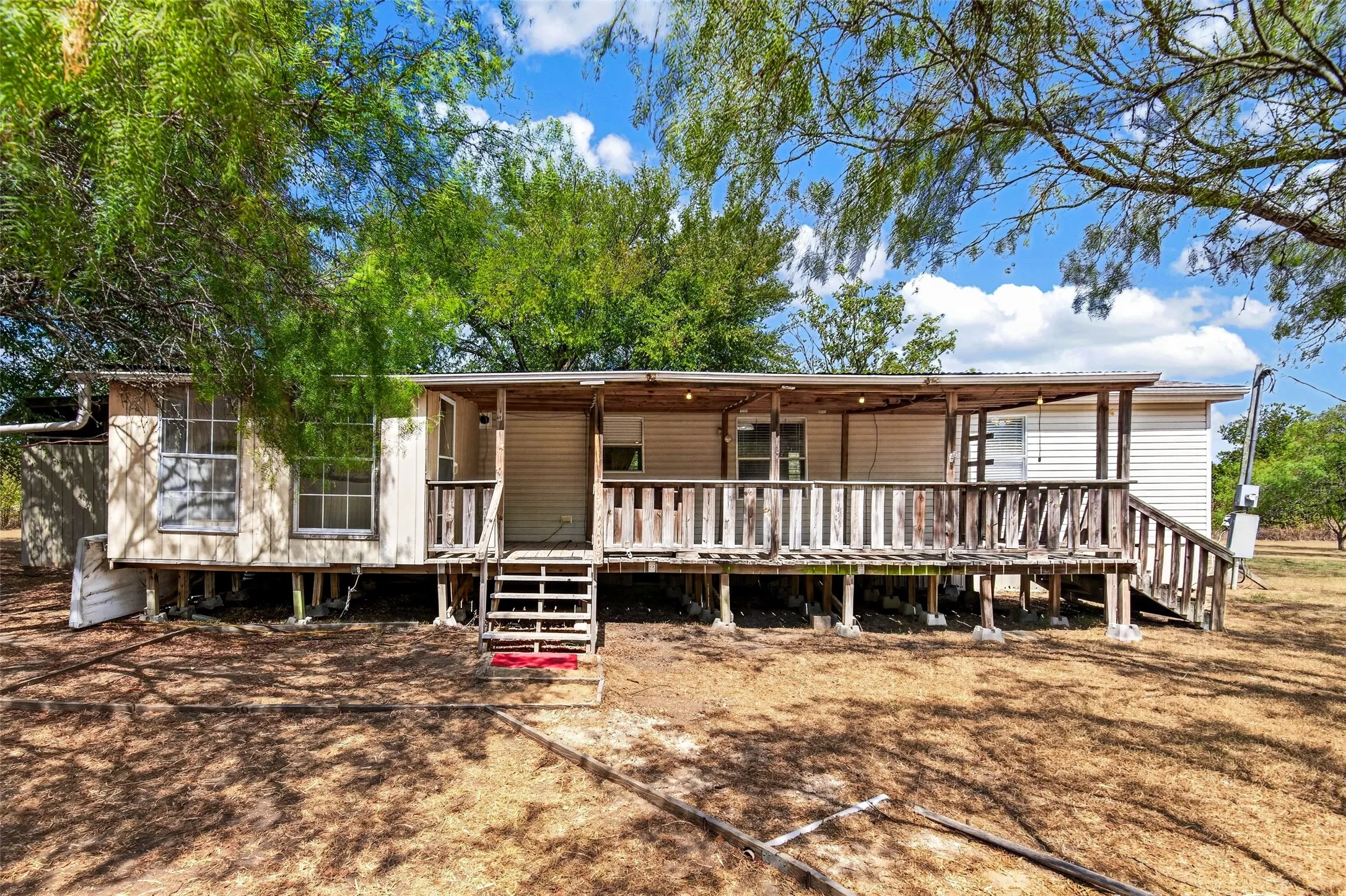 Manufactured Home For Sale in Hunt County , 8026 County Road 2580, Royse City, Texas 75189, 3 Bedroom, 2 Bathroom, Garage spaces, 1,960 Sqft, built in 2008, mls#21386346, Real Estate Agent in Royse City, Homes For Sale in Hunt county, Homes For Sale in Royse City, Realtor in Royse City Texas, Real Estate Brokerage Independent Realty Texas, Luminita Cordes Realtor