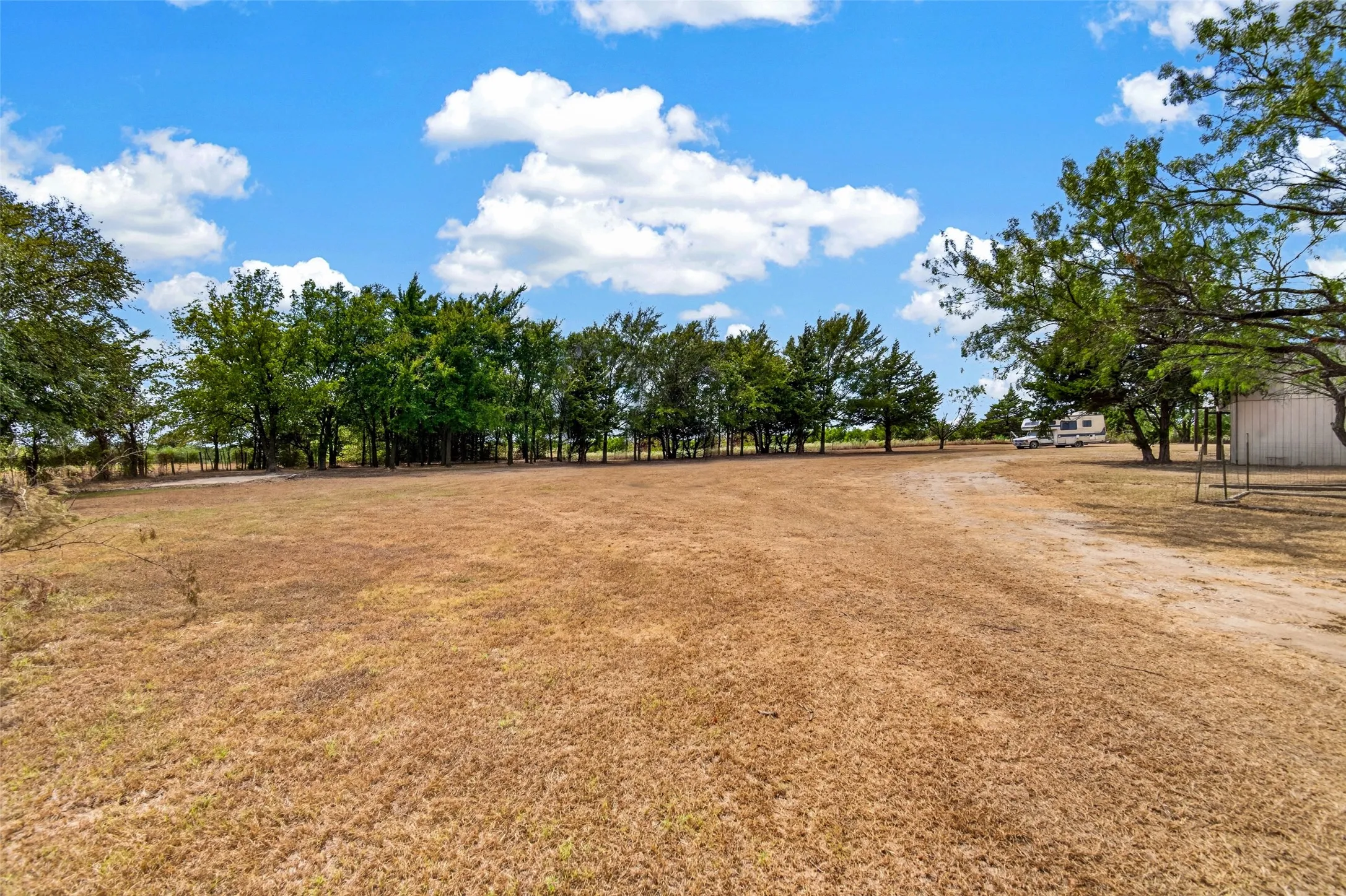Manufactured Home For Sale in Hunt County , 8026 County Road 2580, Royse City, Texas 75189, 3 Bedroom, 2 Bathroom, Garage spaces, 1,960 Sqft, built in 2008, mls#21386346, Real Estate Agent in Royse City, Homes For Sale in Hunt county, Homes For Sale in Royse City, Realtor in Royse City Texas, Real Estate Brokerage Independent Realty Texas, Luminita Cordes Realtor