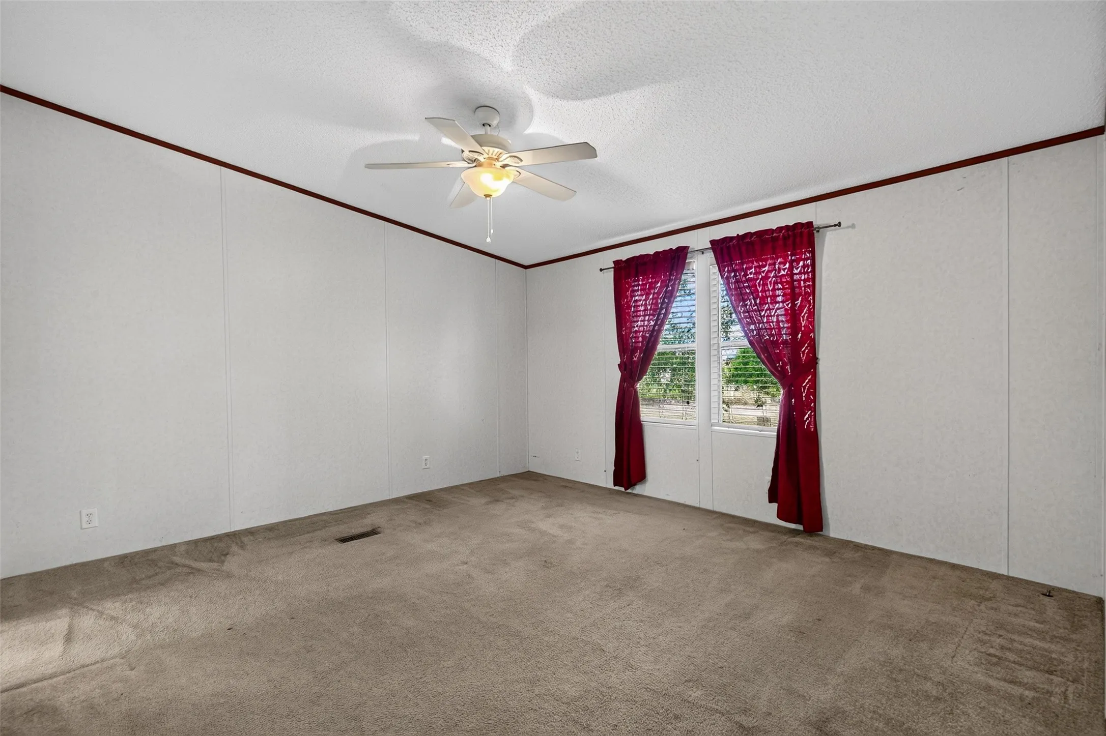 Manufactured Home For Sale in Hunt County , 8026 County Road 2580, Royse City, Texas 75189, 3 Bedroom, 2 Bathroom, Garage spaces, 1,960 Sqft, built in 2008, mls#21386346, Real Estate Agent in Royse City, Homes For Sale in Hunt county, Homes For Sale in Royse City, Realtor in Royse City Texas, Real Estate Brokerage Independent Realty Texas, Luminita Cordes Realtor