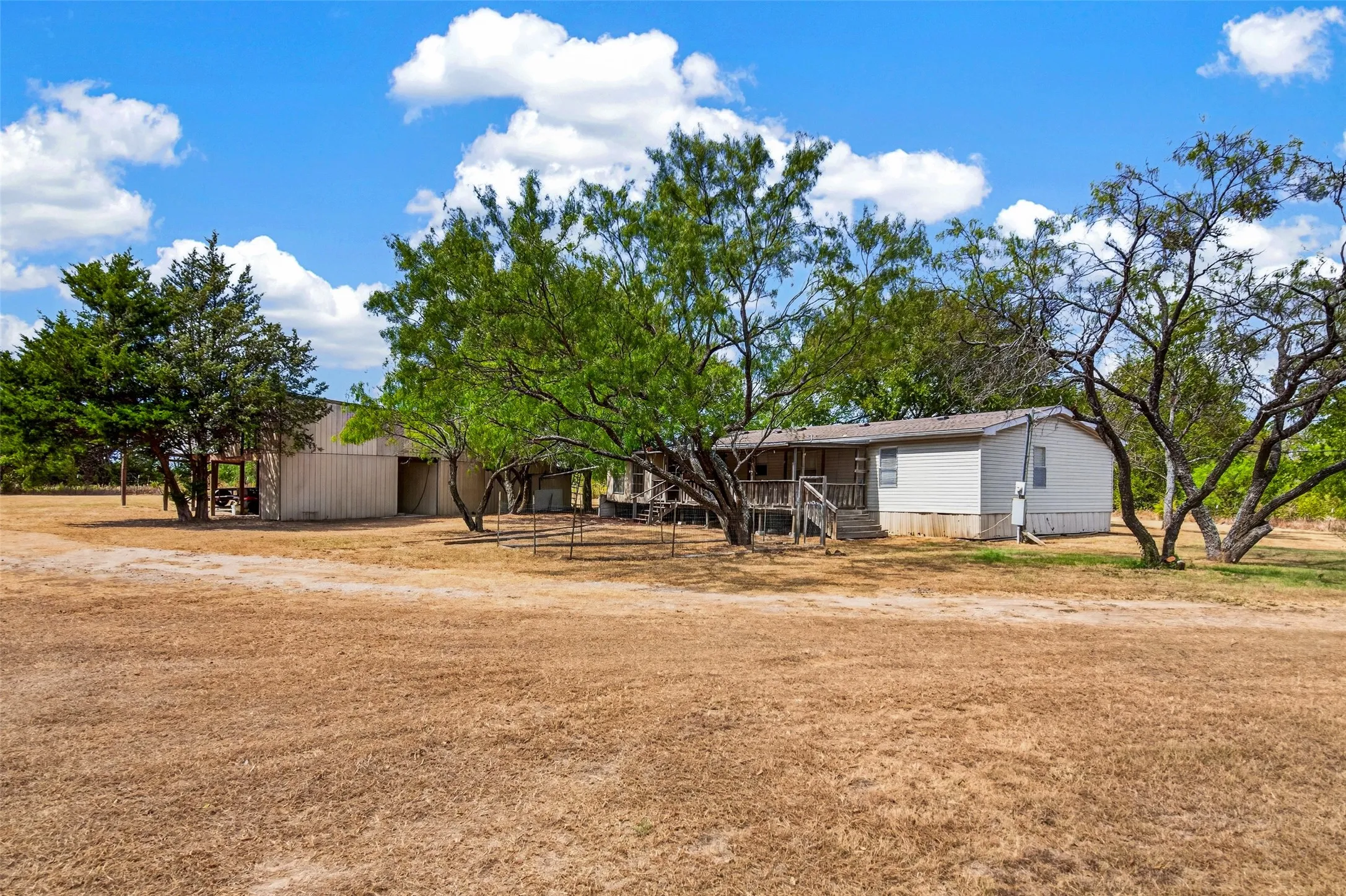 Manufactured Home For Sale in Hunt County , 8026 County Road 2580, Royse City, Texas 75189, 3 Bedroom, 2 Bathroom, Garage spaces, 1,960 Sqft, built in 2008, mls#21386346, Real Estate Agent in Royse City, Homes For Sale in Hunt county, Homes For Sale in Royse City, Realtor in Royse City Texas, Real Estate Brokerage Independent Realty Texas, Luminita Cordes Realtor