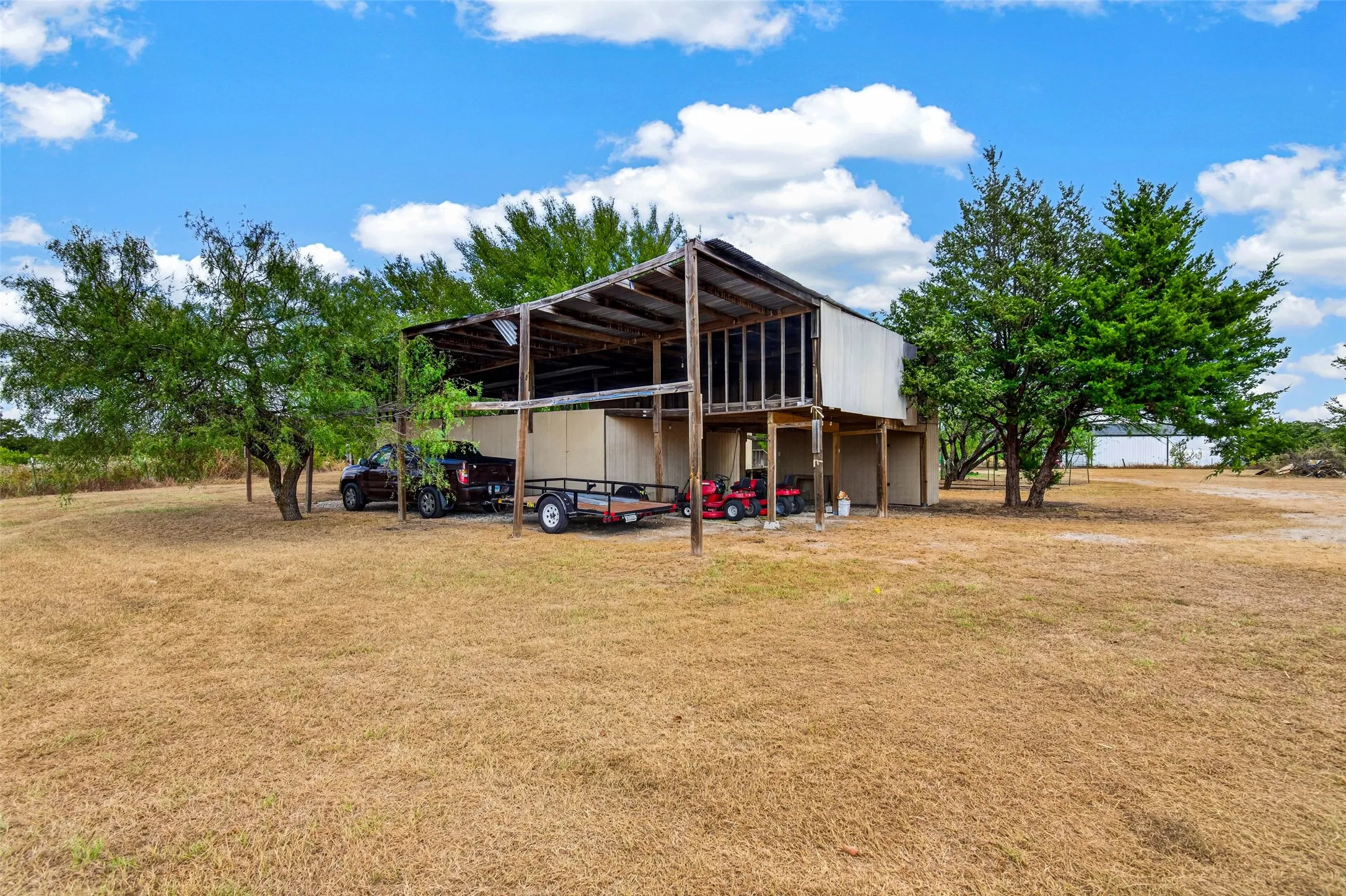 Manufactured Home For Sale in Hunt County , 8026 County Road 2580, Royse City, Texas 75189, 3 Bedroom, 2 Bathroom, Garage spaces, 1,960 Sqft, built in 2008, mls#21386346, Real Estate Agent in Royse City, Homes For Sale in Hunt county, Homes For Sale in Royse City, Realtor in Royse City Texas, Real Estate Brokerage Independent Realty Texas, Luminita Cordes Realtor