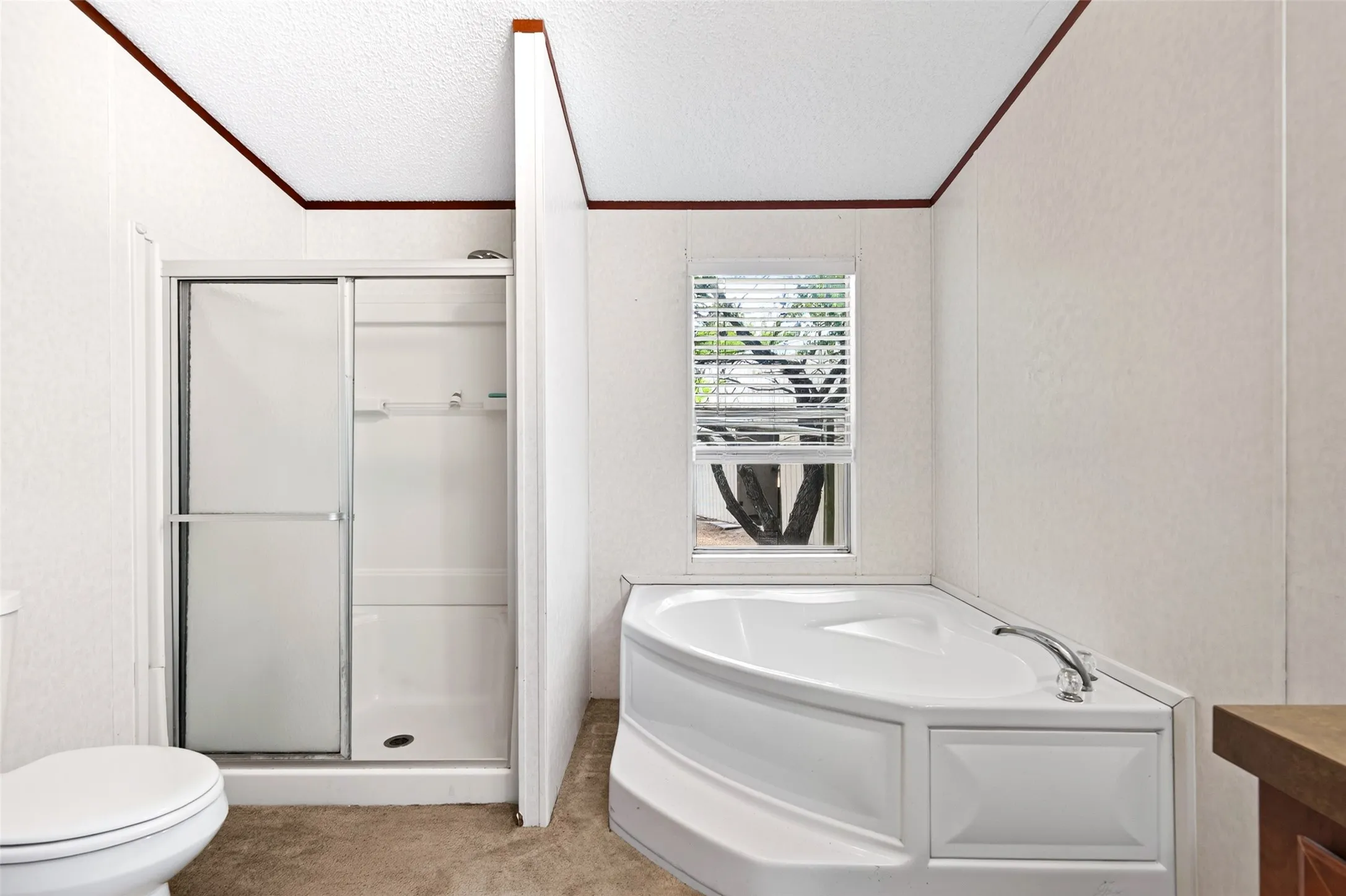 Manufactured Home For Sale in Hunt County , 8026 County Road 2580, Royse City, Texas 75189, 3 Bedroom, 2 Bathroom, Garage spaces, 1,960 Sqft, built in 2008, mls#21386346, Real Estate Agent in Royse City, Homes For Sale in Hunt county, Homes For Sale in Royse City, Realtor in Royse City Texas, Real Estate Brokerage Independent Realty Texas, Luminita Cordes Realtor