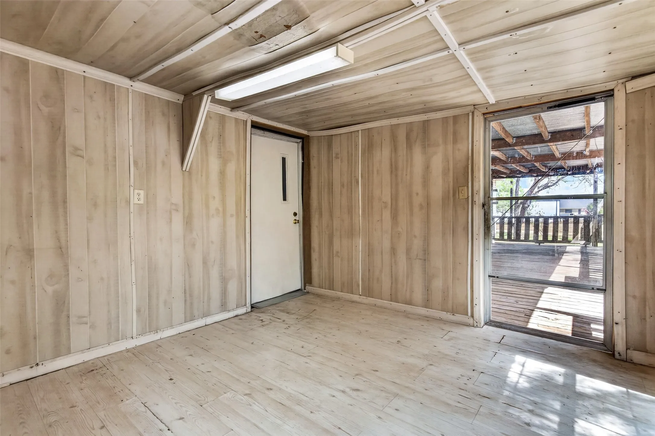 Manufactured Home For Sale in Hunt County , 8026 County Road 2580, Royse City, Texas 75189, 3 Bedroom, 2 Bathroom, Garage spaces, 1,960 Sqft, built in 2008, mls#21386346, Real Estate Agent in Royse City, Homes For Sale in Hunt county, Homes For Sale in Royse City, Realtor in Royse City Texas, Real Estate Brokerage Independent Realty Texas, Luminita Cordes Realtor