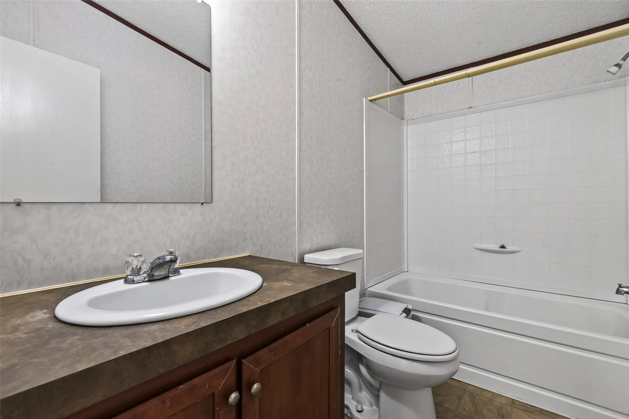 Manufactured Home For Sale in Hunt County , 8026 County Road 2580, Royse City, Texas 75189, 3 Bedroom, 2 Bathroom, Garage spaces, 1,960 Sqft, built in 2008, mls#21386346, Real Estate Agent in Royse City, Homes For Sale in Hunt county, Homes For Sale in Royse City, Realtor in Royse City Texas, Real Estate Brokerage Independent Realty Texas, Luminita Cordes Realtor