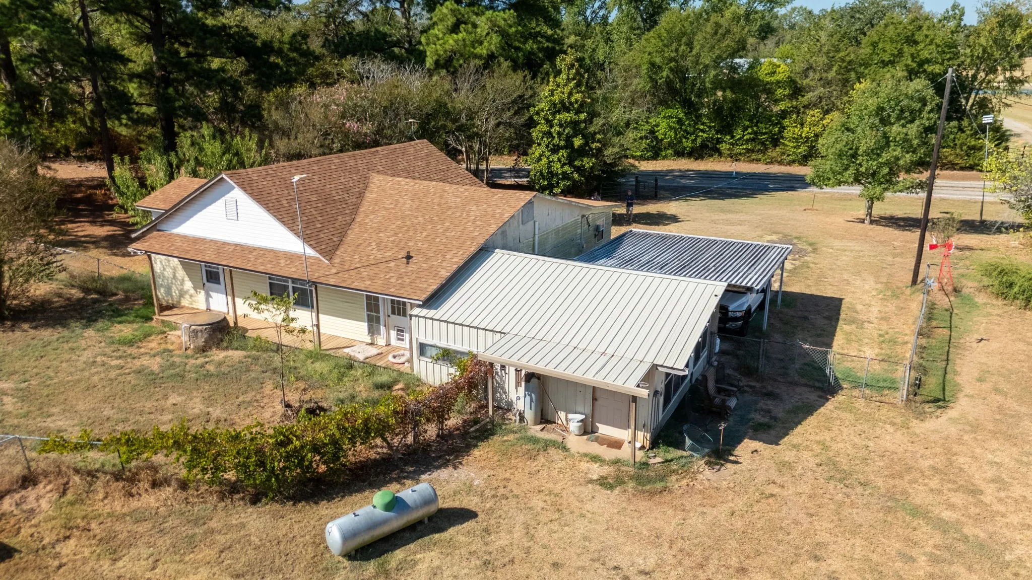 Single Family Residence For Sale in Camp County , 377 Fm 1521, Pittsburg, Texas 75686, 3 Bedroom, 2 Bathroom, Garage spaces, 1,460 Sqft, built in 1968, mls#21389092, Real Estate Agent in Pittsburg, Homes For Sale in Camp county, Homes For Sale in Pittsburg, Realtor in Pittsburg Texas, Real Estate Brokerage Independent Realty Texas, Luminita Cordes Realtor