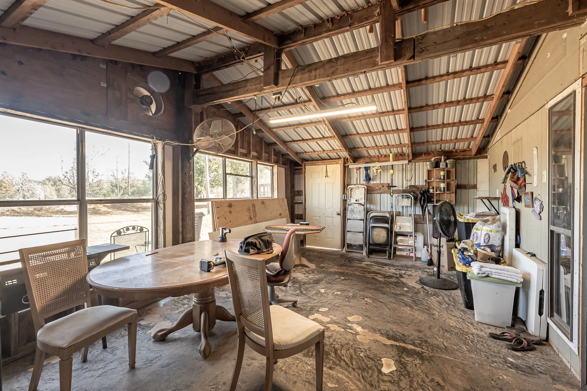 Single Family Residence For Sale in Camp County , 377 Fm 1521, Pittsburg, Texas 75686, 3 Bedroom, 2 Bathroom, Garage spaces, 1,460 Sqft, built in 1968, mls#21389092, Real Estate Agent in Pittsburg, Homes For Sale in Camp county, Homes For Sale in Pittsburg, Realtor in Pittsburg Texas, Real Estate Brokerage Independent Realty Texas, Luminita Cordes Realtor