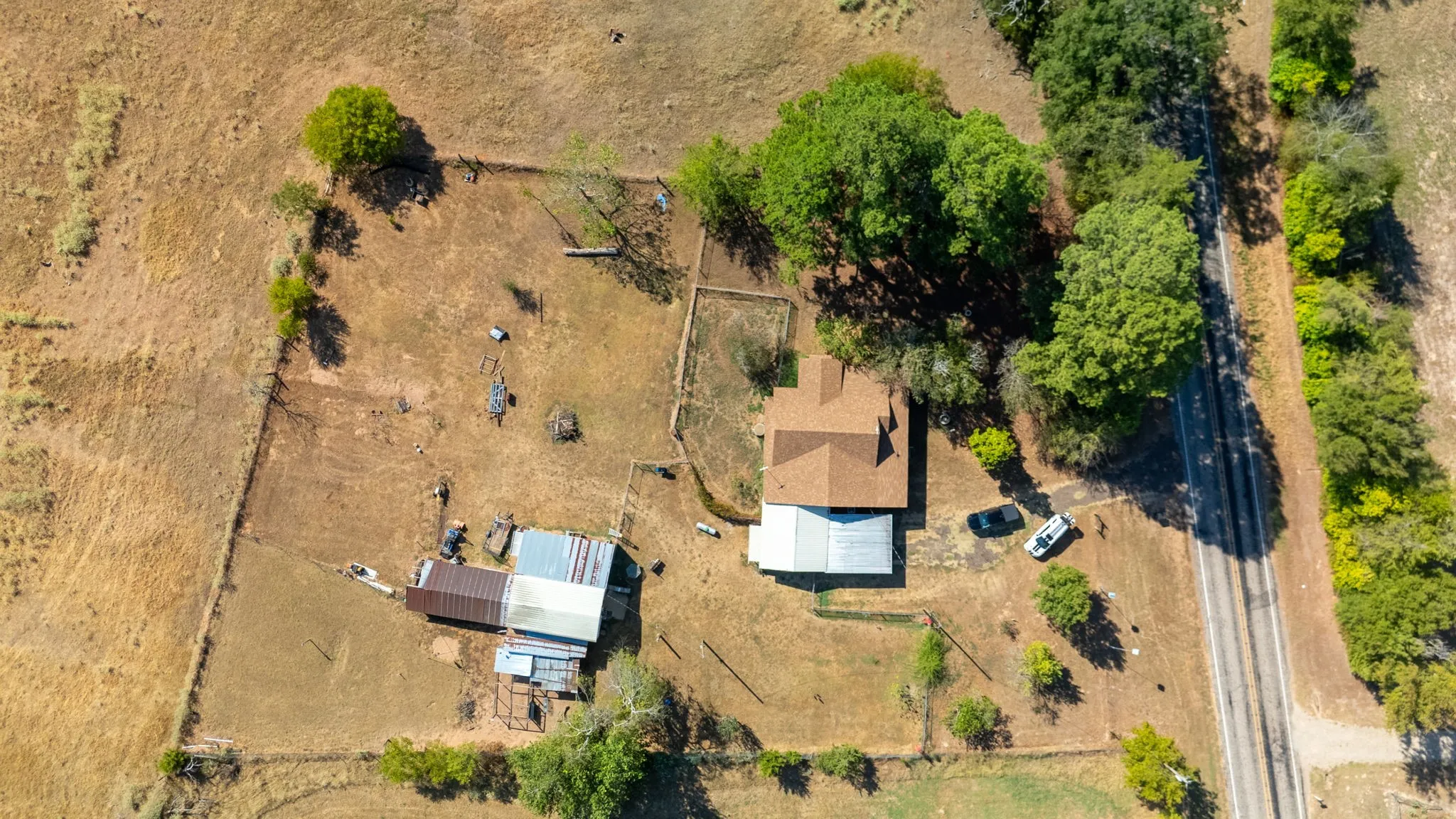 Single Family Residence For Sale in Camp County , 377 Fm 1521, Pittsburg, Texas 75686, 3 Bedroom, 2 Bathroom, Garage spaces, 1,460 Sqft, built in 1968, mls#21389092, Real Estate Agent in Pittsburg, Homes For Sale in Camp county, Homes For Sale in Pittsburg, Realtor in Pittsburg Texas, Real Estate Brokerage Independent Realty Texas, Luminita Cordes Realtor