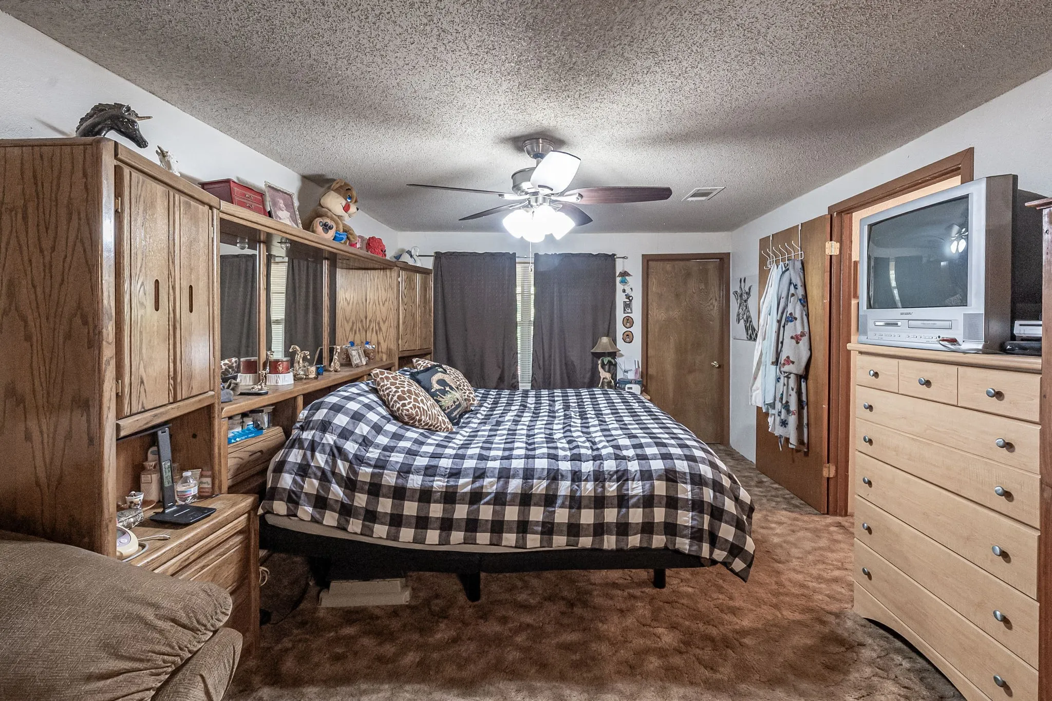 Single Family Residence For Sale in Camp County , 377 Fm 1521, Pittsburg, Texas 75686, 3 Bedroom, 2 Bathroom, Garage spaces, 1,460 Sqft, built in 1968, mls#21389092, Real Estate Agent in Pittsburg, Homes For Sale in Camp county, Homes For Sale in Pittsburg, Realtor in Pittsburg Texas, Real Estate Brokerage Independent Realty Texas, Luminita Cordes Realtor