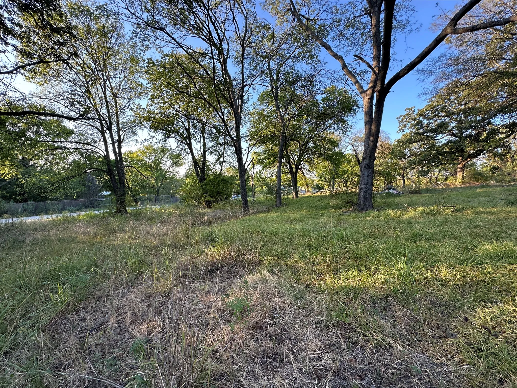 Improved Land For Sale in Hunt County , 10497 Newell Creek Drive, Quinlan, Texas 75474, 0, 0, Garage spaces, 0 Sqft, built in 1994, mls#21389095, Real Estate Agent in Quinlan, Homes For Sale in Hunt county, Homes For Sale in Quinlan, Realtor in Quinlan Texas, Real Estate Brokerage Independent Realty Texas, Luminita Cordes Realtor