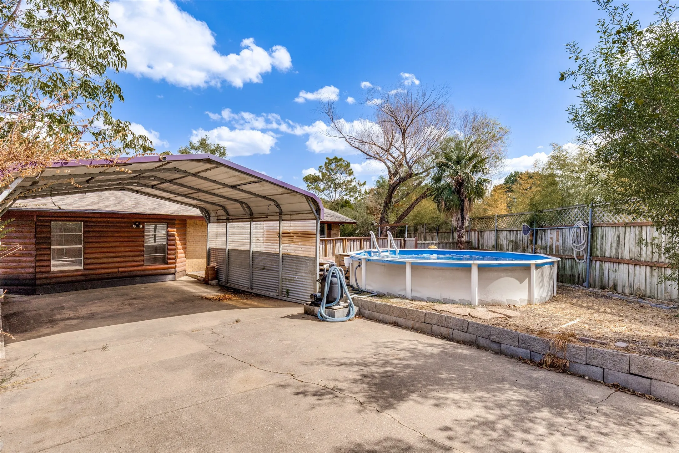 Single Family Residence For Sale in Dallas County , 1519 Creekwood Lane, Mesquite, Texas 75149, 4 Bedroom, 2 Bathroom, Garage spaces, 1,880 Sqft, built in 1979, mls#21389055, Real Estate Agent in Mesquite, Homes For Sale in Dallas county, Homes For Sale in Mesquite, Realtor in Mesquite Texas, Real Estate Brokerage Independent Realty Texas, Luminita Cordes Realtor