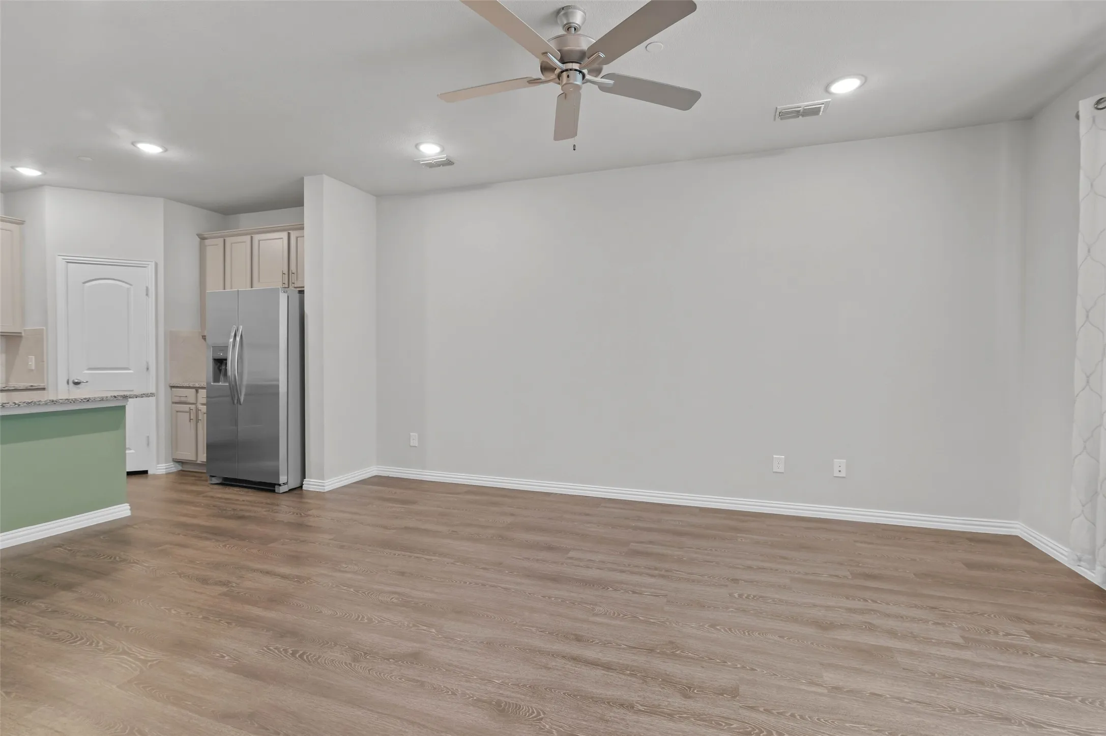 Townhouse For Sale in Denton County , 2228 Davenport Drive, Denton, Texas 76207, 3 Bedroom, 3 Bathroom, 2 Garage spaces, 1,615 Sqft, built in 2021, mls#21384474, Real Estate Agent in Denton, Homes For Sale in Denton county, Homes For Sale in Denton, Realtor in Denton Texas, Real Estate Brokerage Independent Realty Texas, Luminita Cordes Realtor