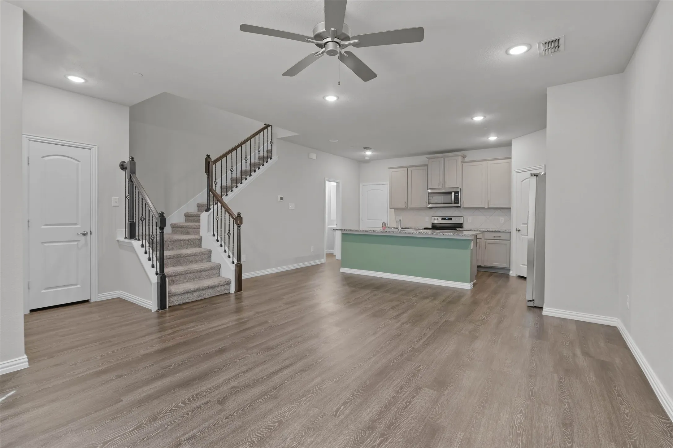 Open floor plan living room and kitchen