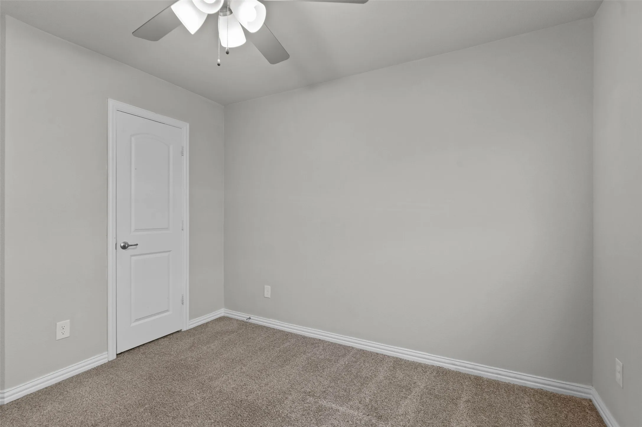 Townhouse For Sale in Denton County , 2228 Davenport Drive, Denton, Texas 76207, 3 Bedroom, 3 Bathroom, 2 Garage spaces, 1,615 Sqft, built in 2021, mls#21384474, Real Estate Agent in Denton, Homes For Sale in Denton county, Homes For Sale in Denton, Realtor in Denton Texas, Real Estate Brokerage Independent Realty Texas, Luminita Cordes Realtor