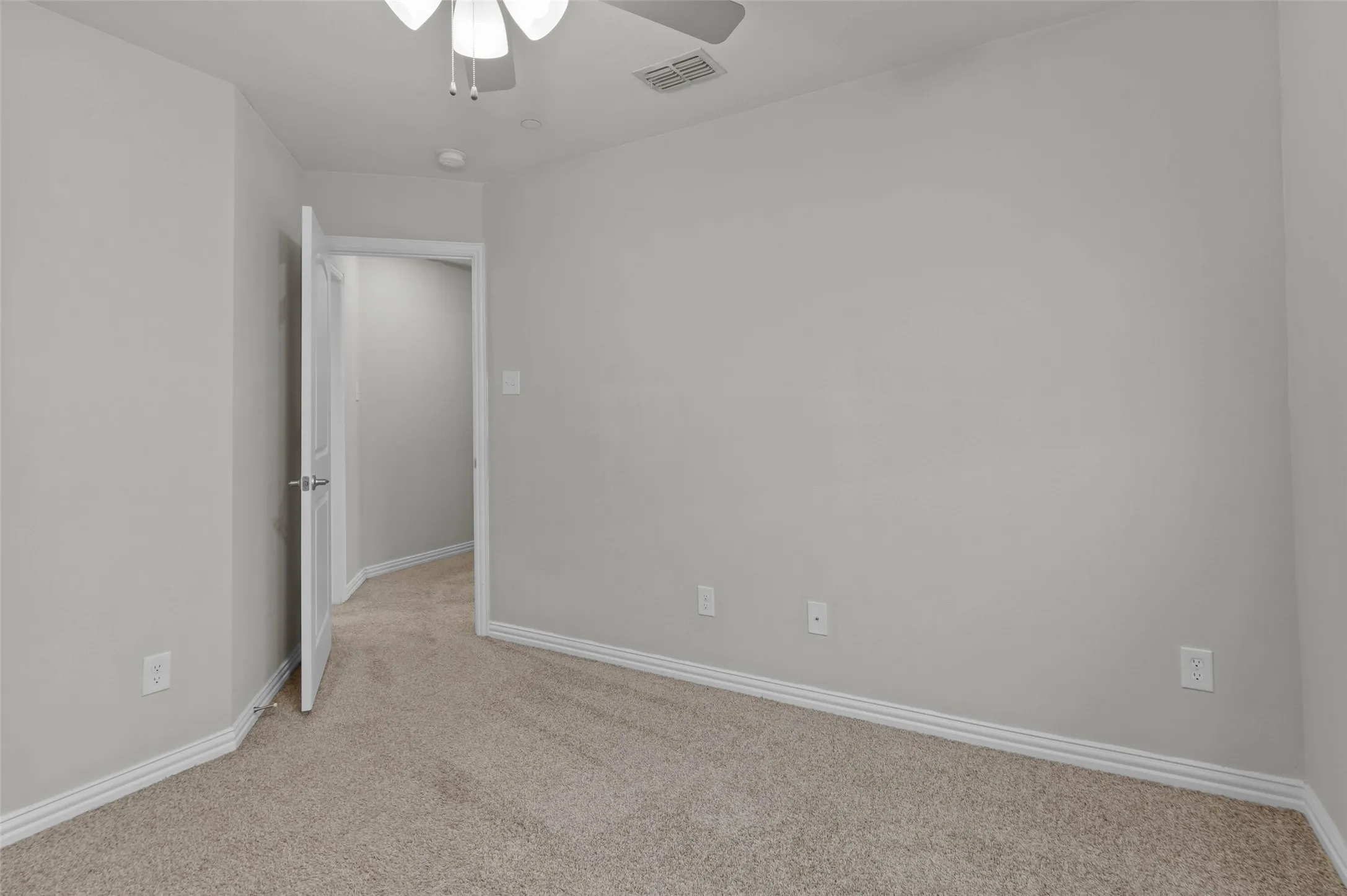 Townhouse For Sale in Denton County , 2228 Davenport Drive, Denton, Texas 76207, 3 Bedroom, 3 Bathroom, 2 Garage spaces, 1,615 Sqft, built in 2021, mls#21384474, Real Estate Agent in Denton, Homes For Sale in Denton county, Homes For Sale in Denton, Realtor in Denton Texas, Real Estate Brokerage Independent Realty Texas, Luminita Cordes Realtor